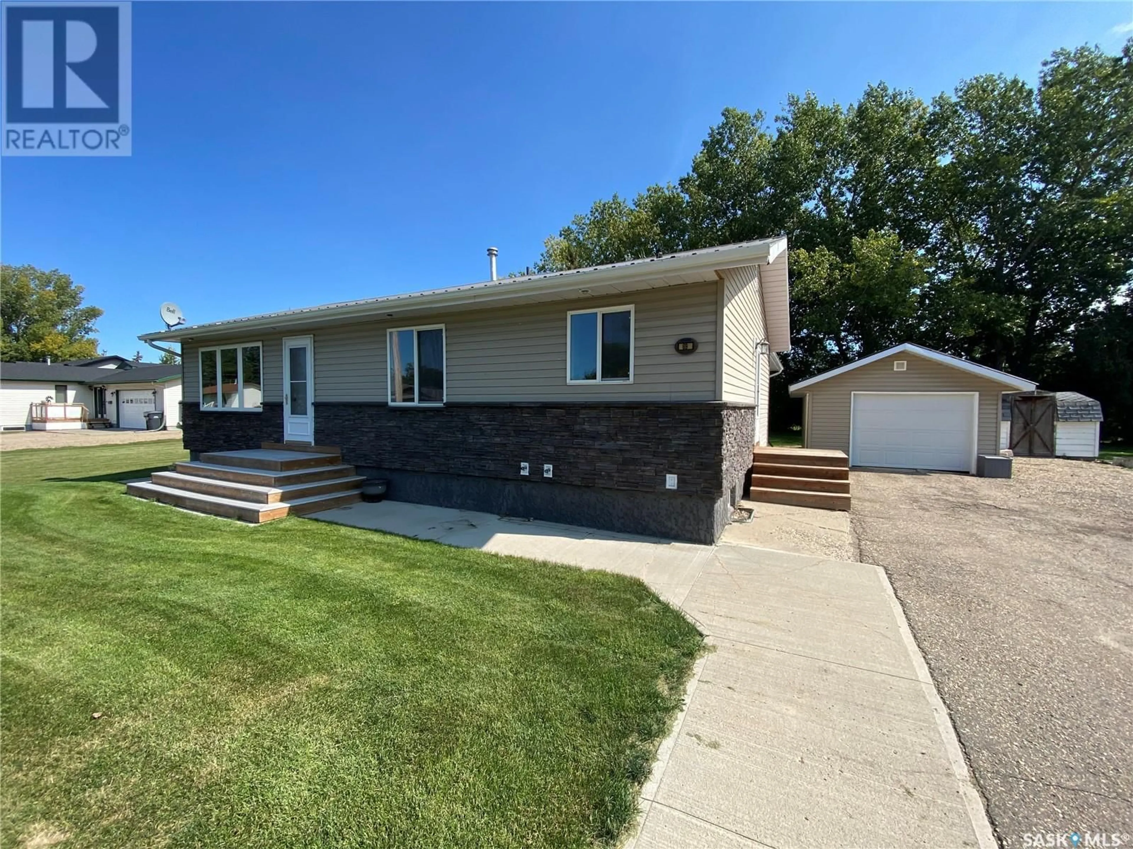 Frontside or backside of a home for 69 Gordon AVENUE E, Yorkton Saskatchewan S3N3S9