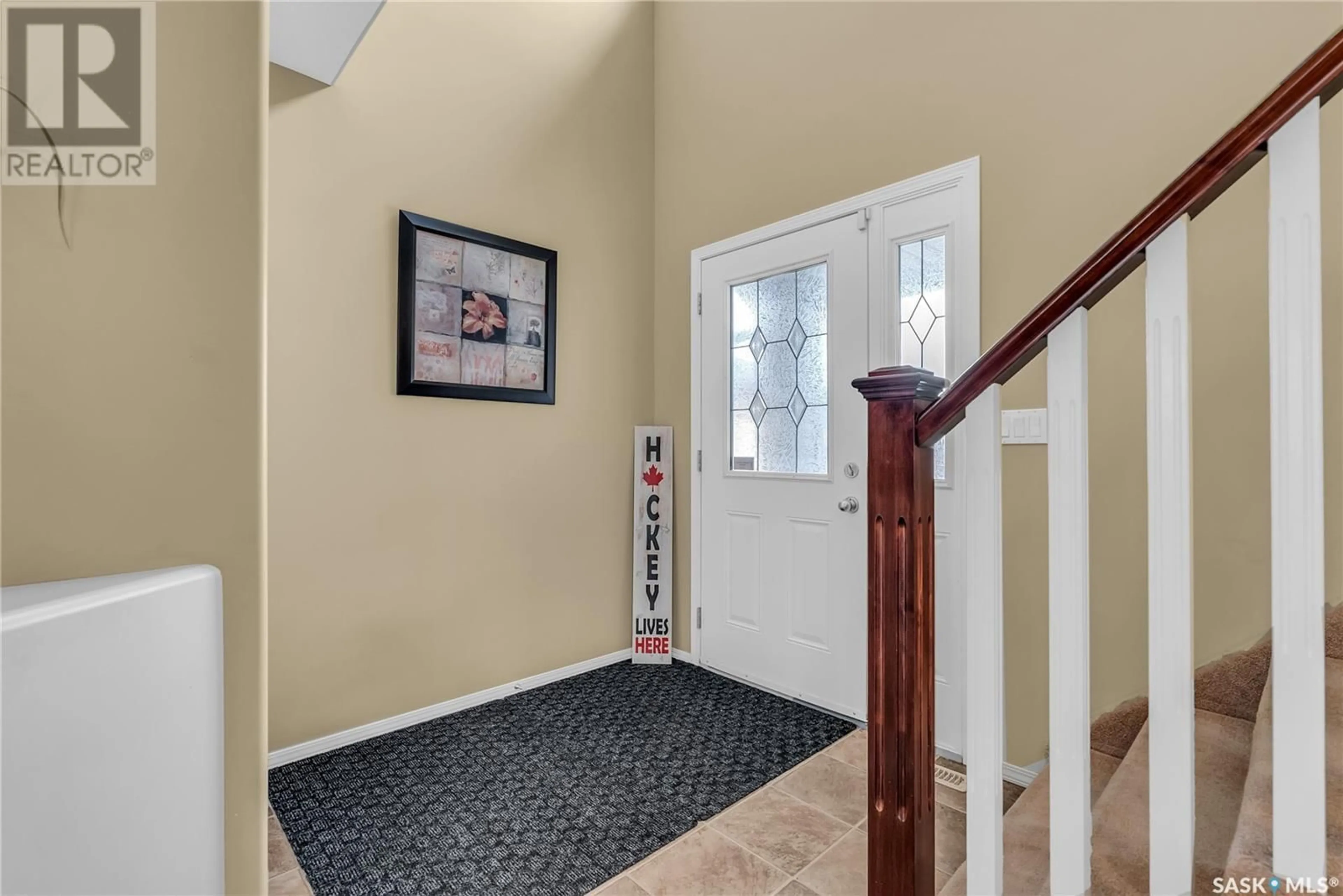 Indoor entryway for 1342 Denham CRESCENT, Saskatoon Saskatchewan S7R0B1