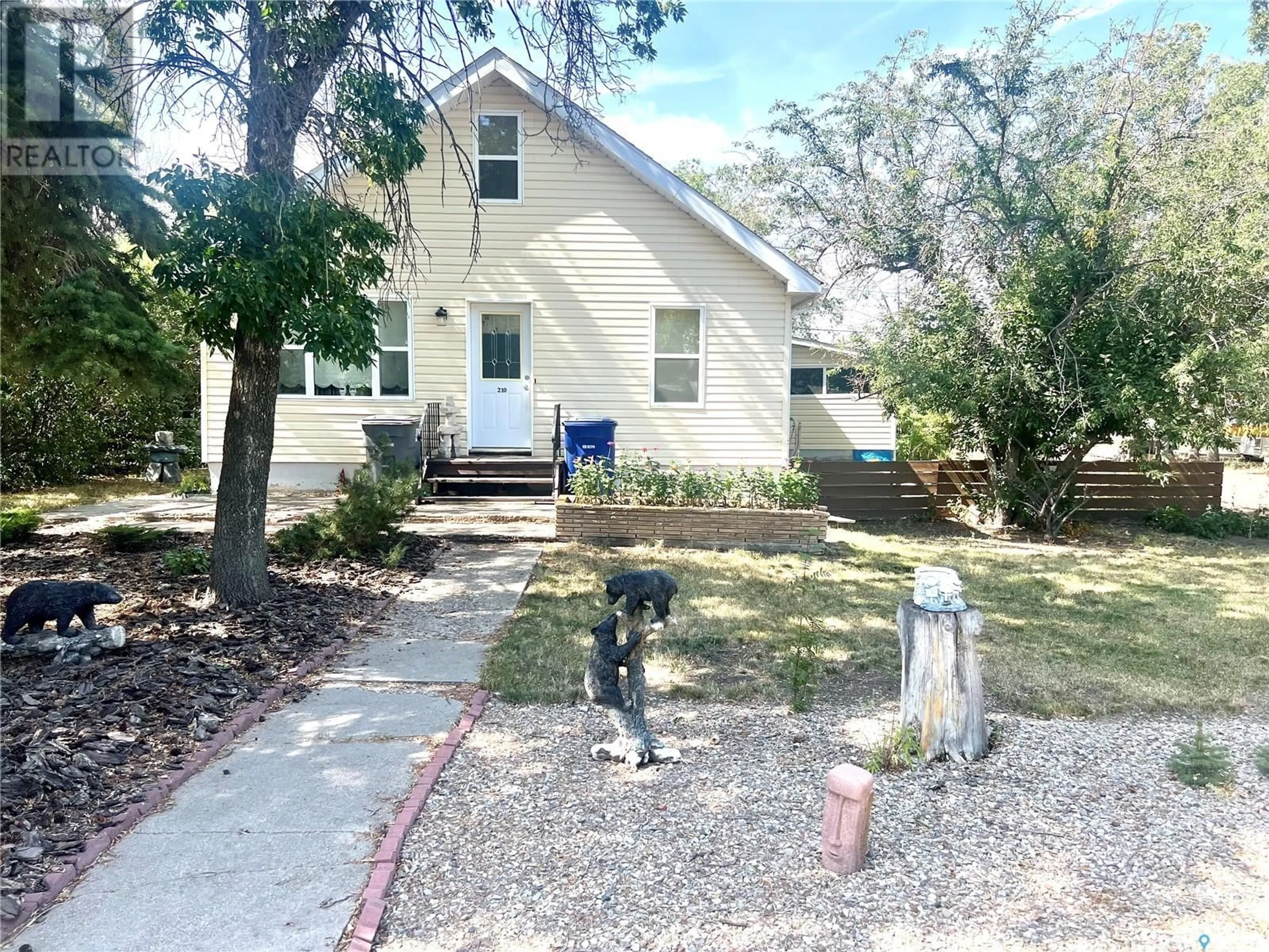 Frontside or backside of a home for 210 1st STREET W, Kyle Saskatchewan S9H1T0