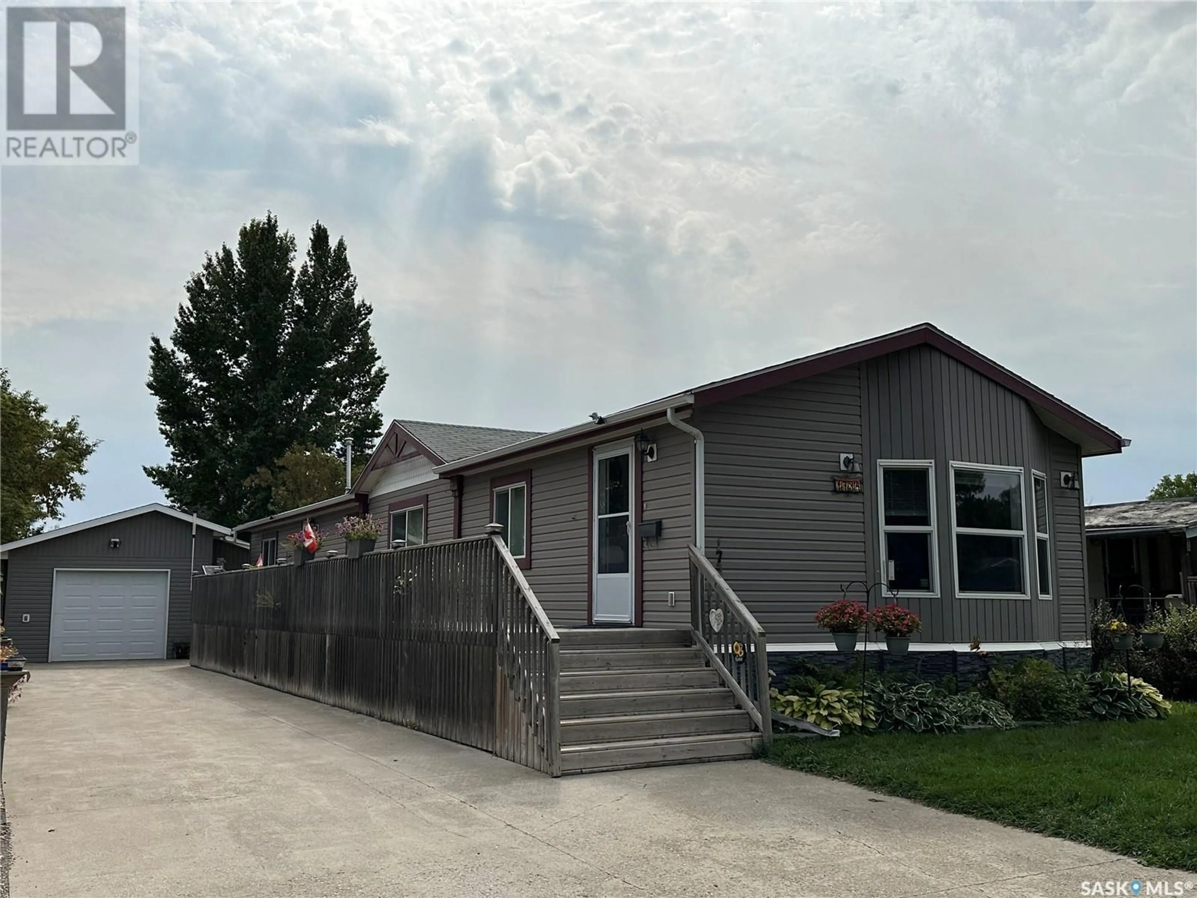 Frontside or backside of a home for 1734 Coteau AVENUE, Weyburn Saskatchewan S4H2R7