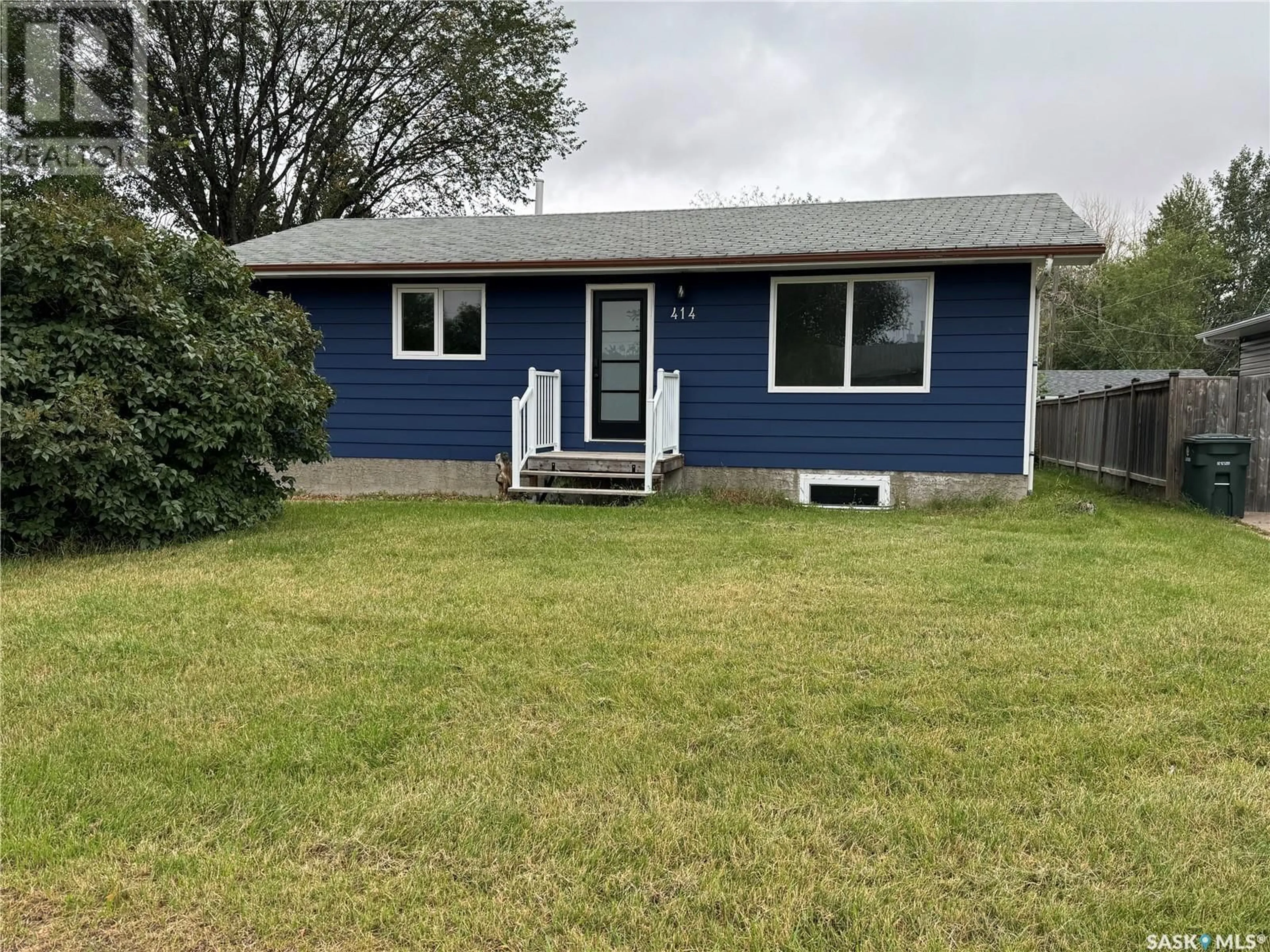 Frontside or backside of a home for 414 4th STREET E, Wilkie Saskatchewan S0K4W0