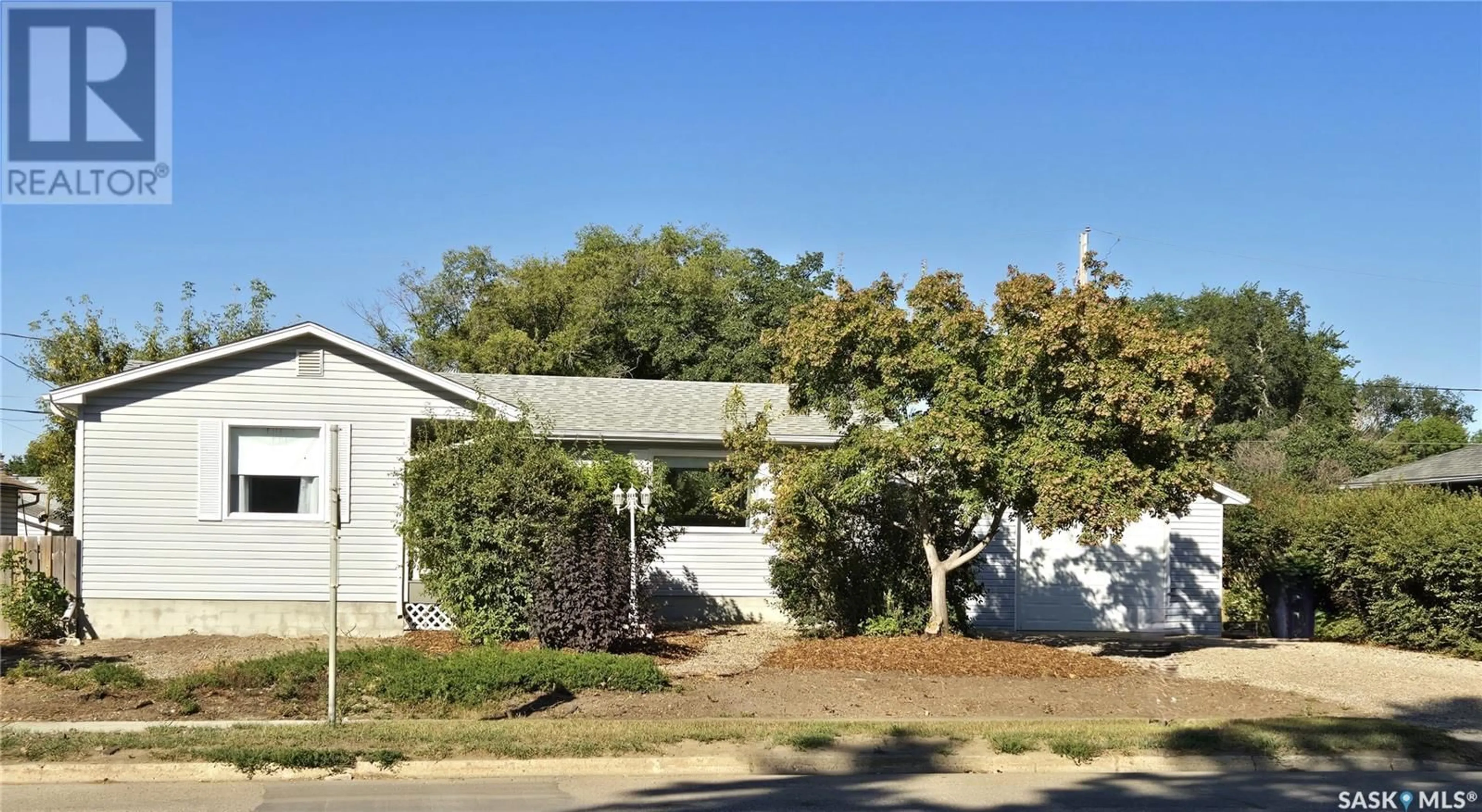 A pic from exterior of the house or condo, the street view for 422 McKenzie STREET, Outlook Saskatchewan S0L2N0