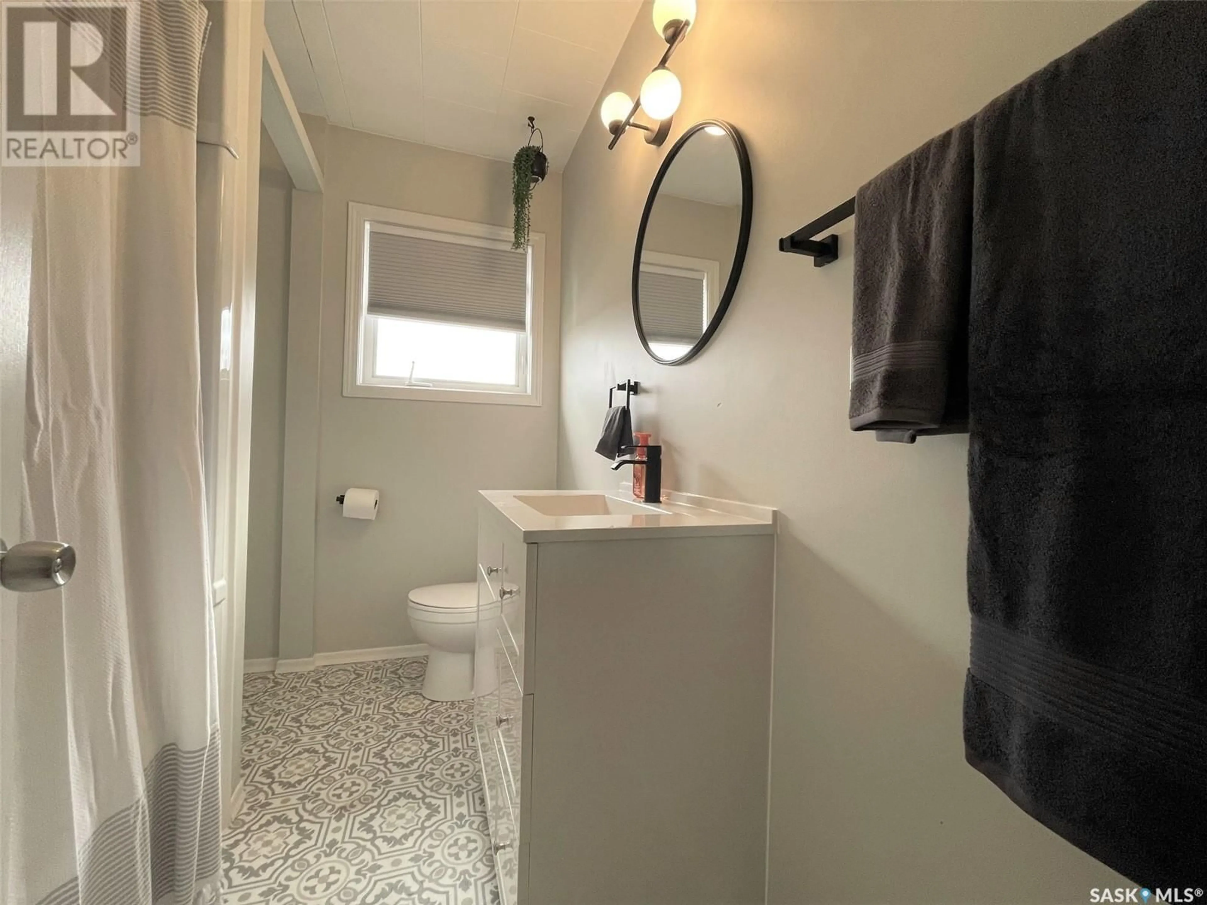 Standard bathroom for 639 Prince STREET, Hudson Bay Saskatchewan S0E0Y0