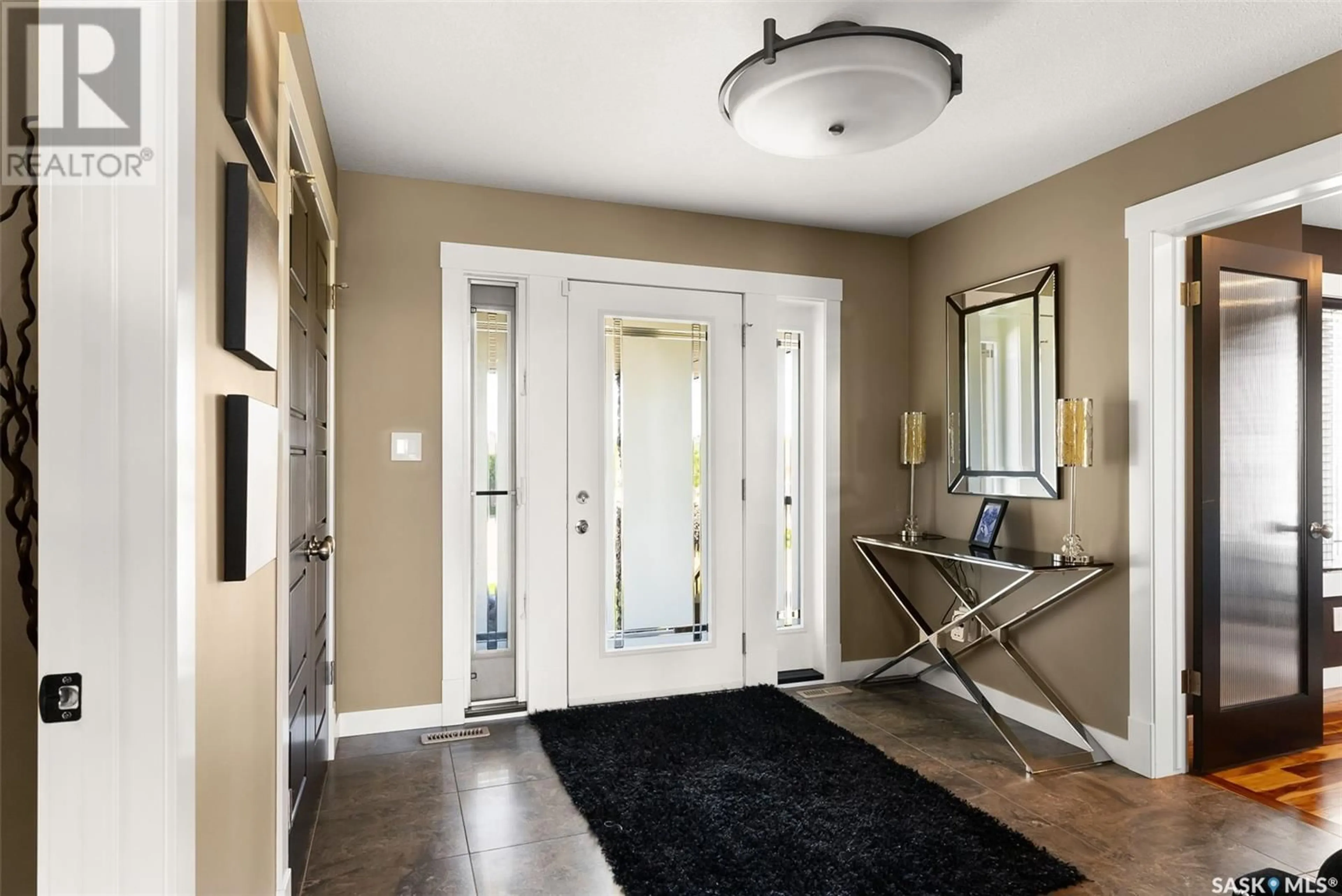 Indoor entryway for 4818 Sandpiper CRESCENT E, Regina Saskatchewan S4V1M8