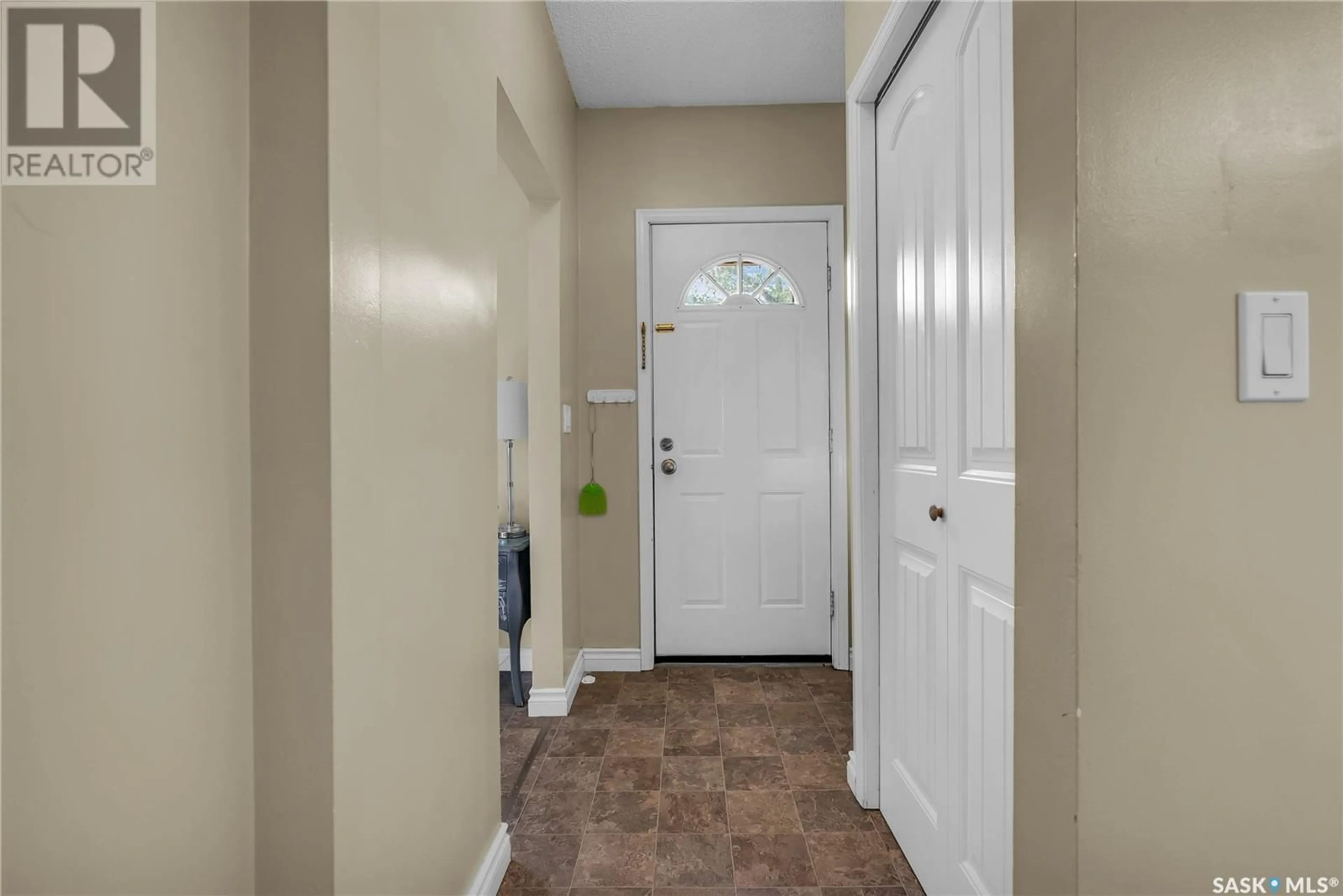 Indoor entryway for 1302 7th AVENUE N, Saskatoon Saskatchewan S7K2W2