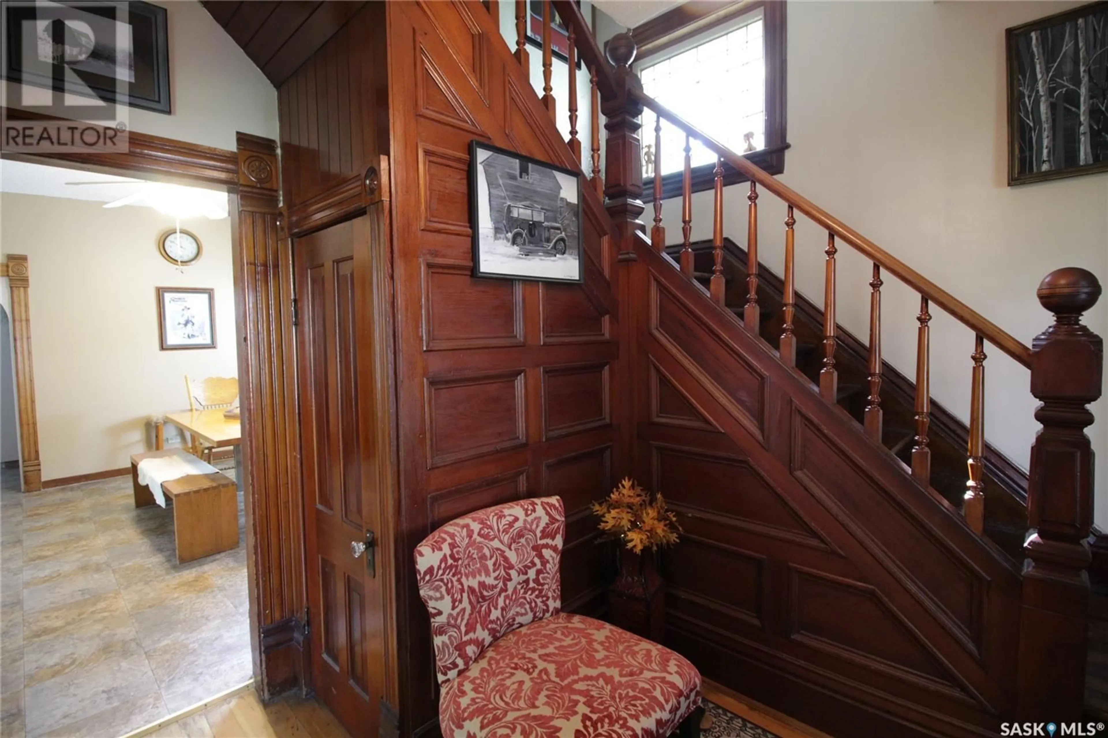 Indoor foyer for 807 GORDON STREET, Moosomin Saskatchewan S0G3N0
