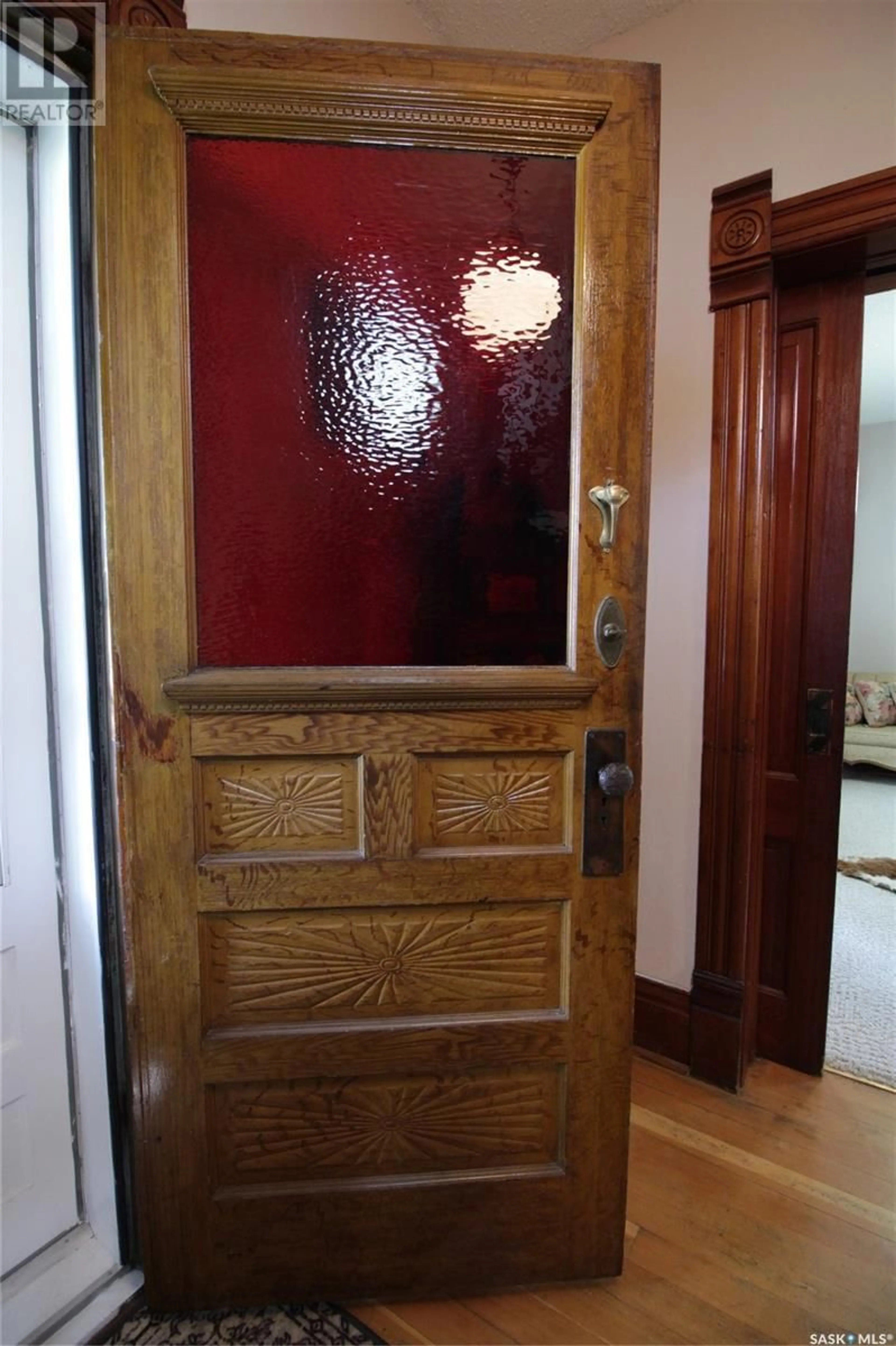 Indoor entryway for 807 GORDON STREET, Moosomin Saskatchewan S0G3N0