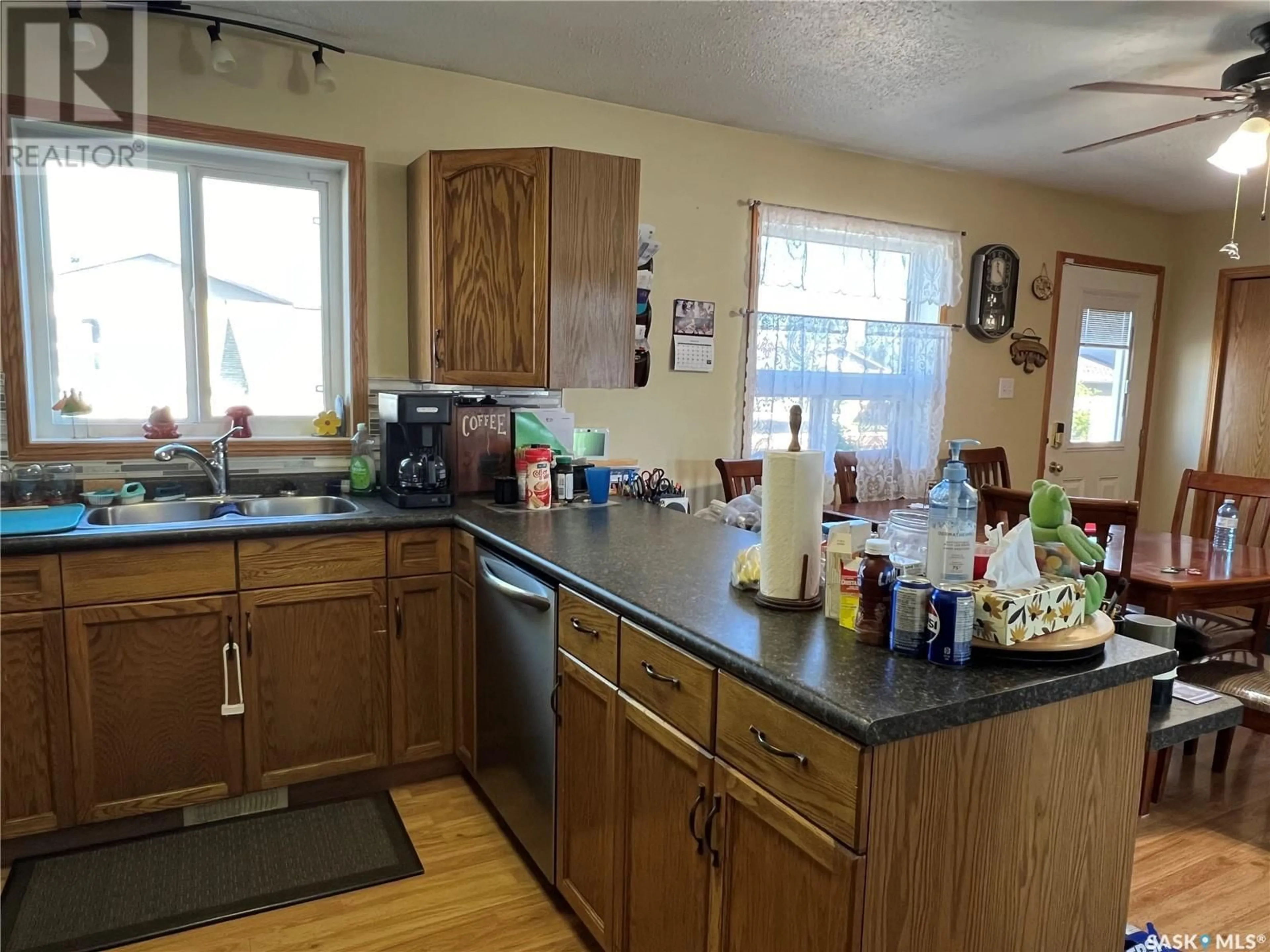 Kitchen, wood floors, cottage for 30 Marion CRESCENT, Meadow Lake Saskatchewan S9X1B7