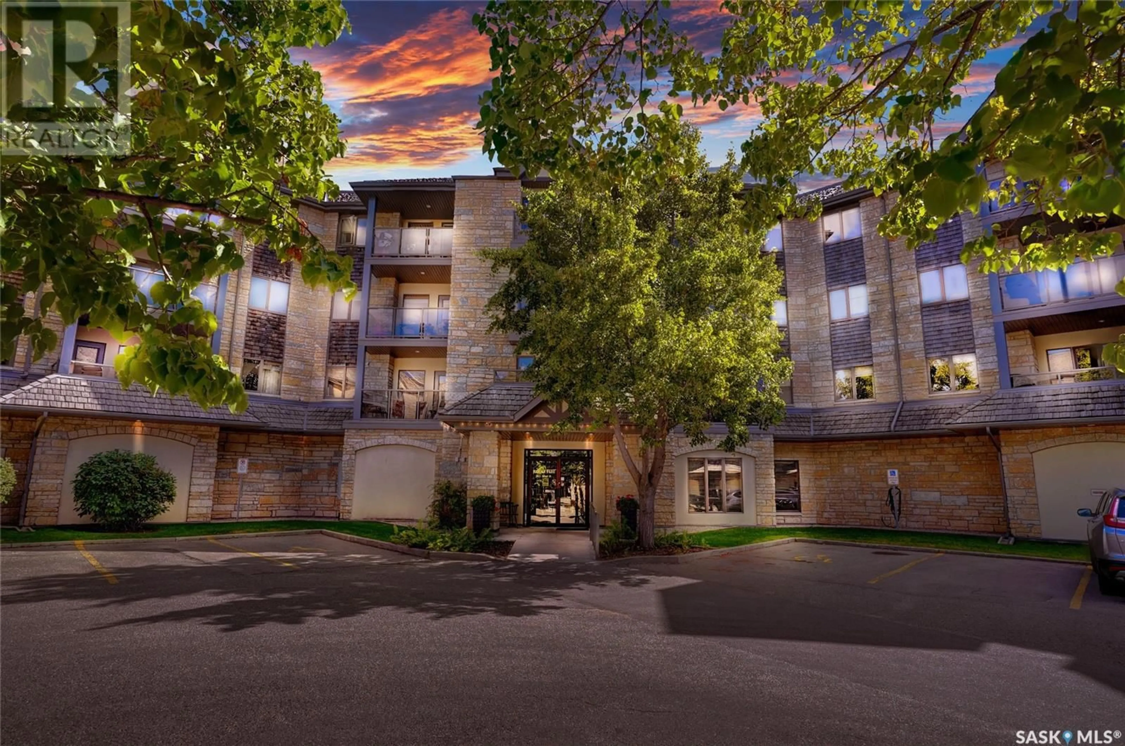 A pic from exterior of the house or condo, the front or back of building for 449 3631 Albert STREET, Regina Saskatchewan S4S3P4