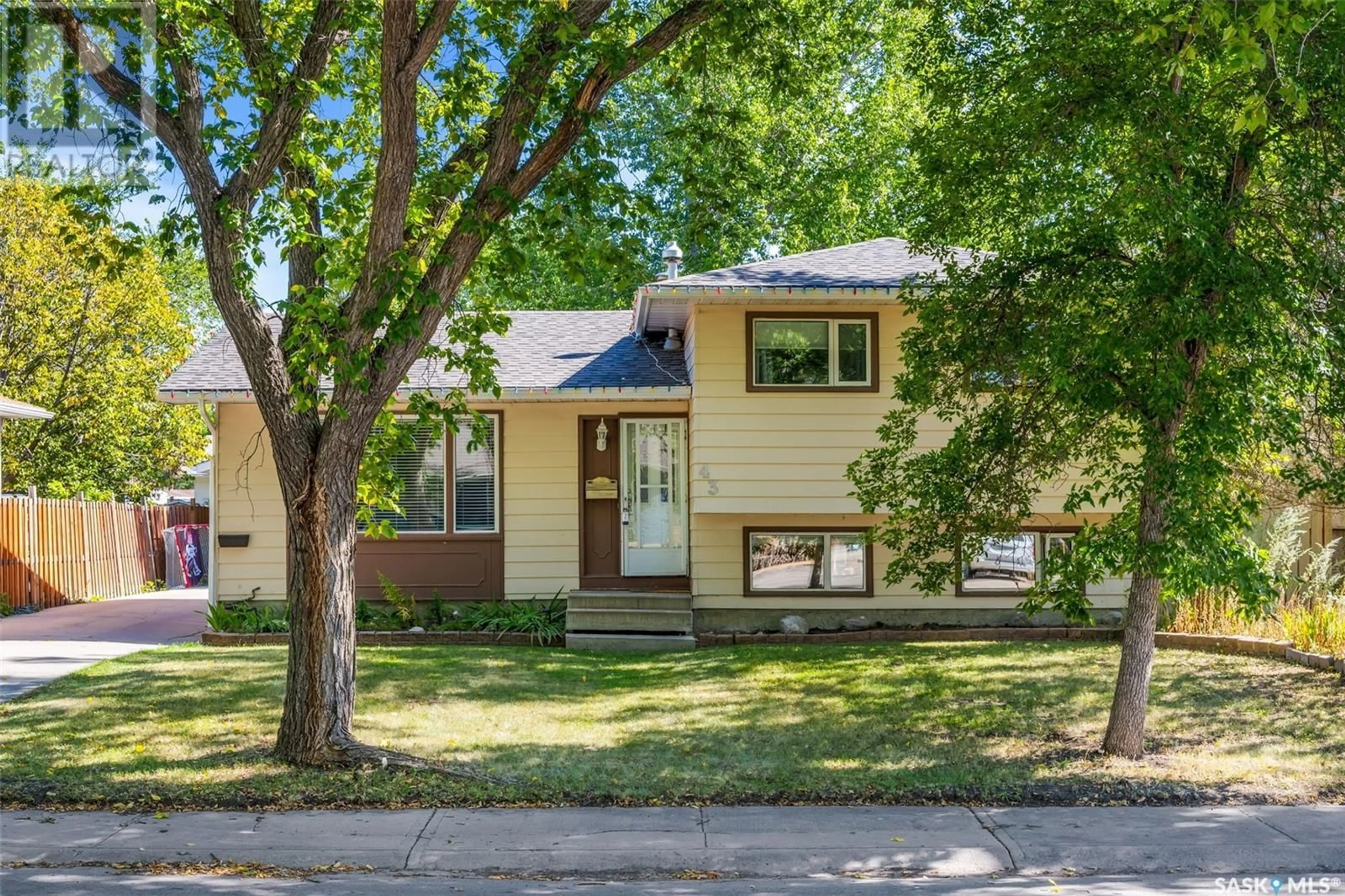 Frontside or backside of a home for 43 Levene CRESCENT, Regina Saskatchewan S4X1N4