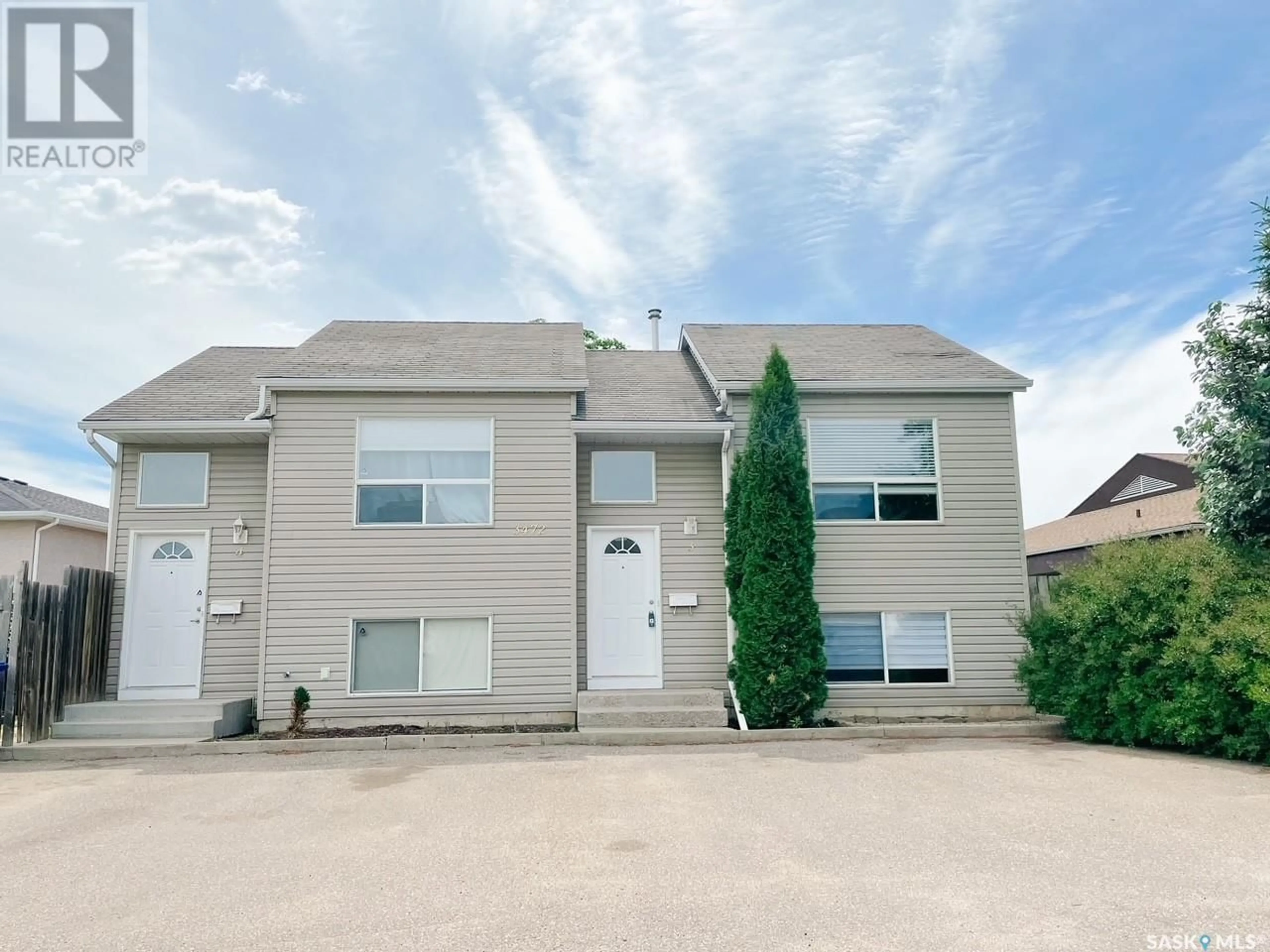 A pic from exterior of the house or condo, the front or back of building for 3 3472 Fairlight DRIVE, Saskatoon Saskatchewan S7M3Z4