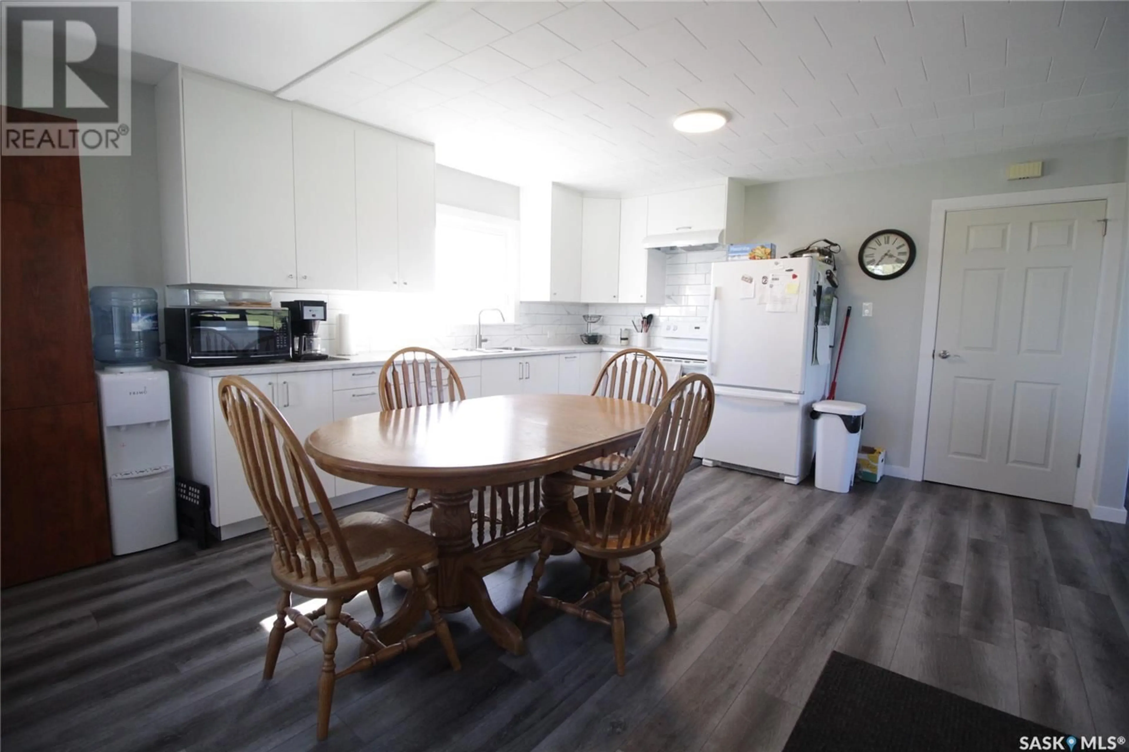 Dining room, wood/laminate floor for KENNEDY ACREAGE, Moosomin Rm No. 121 Saskatchewan S0G3N0