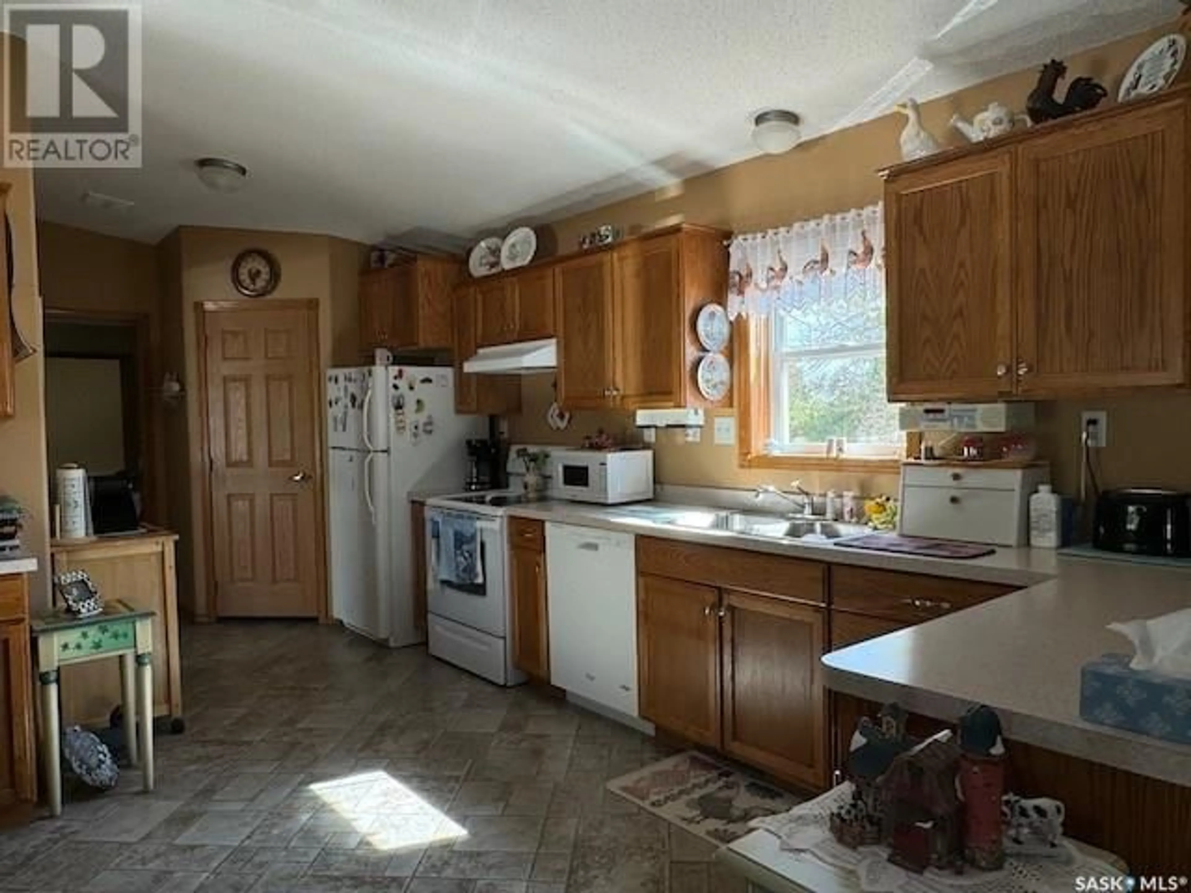 Kitchen, wood floors, cottage for 205 Herbert AVENUE, Herbert Saskatchewan S0H2A0