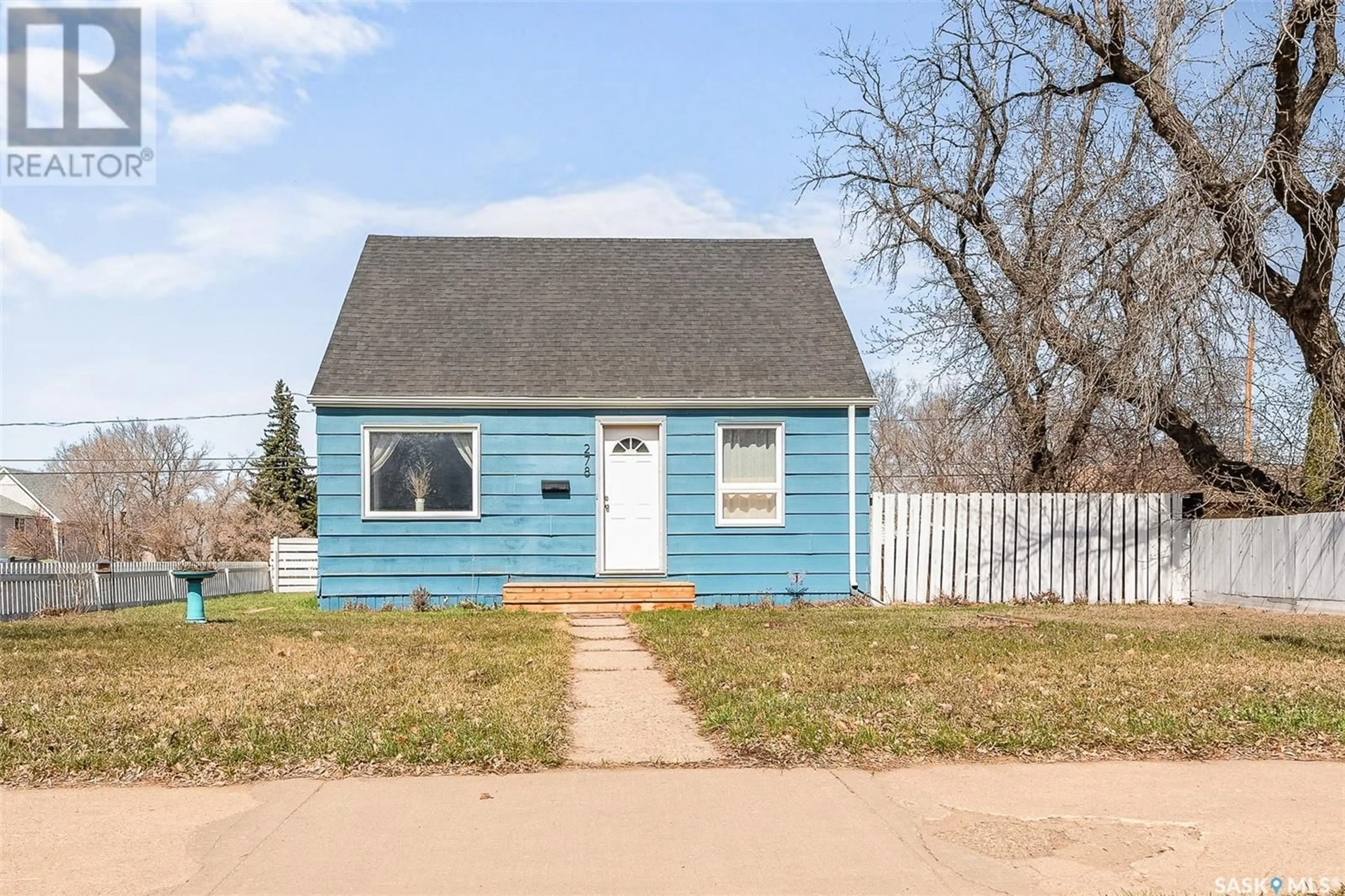 Frontside or backside of a home for 278 Coteau STREET W, Moose Jaw Saskatchewan S6H5C7