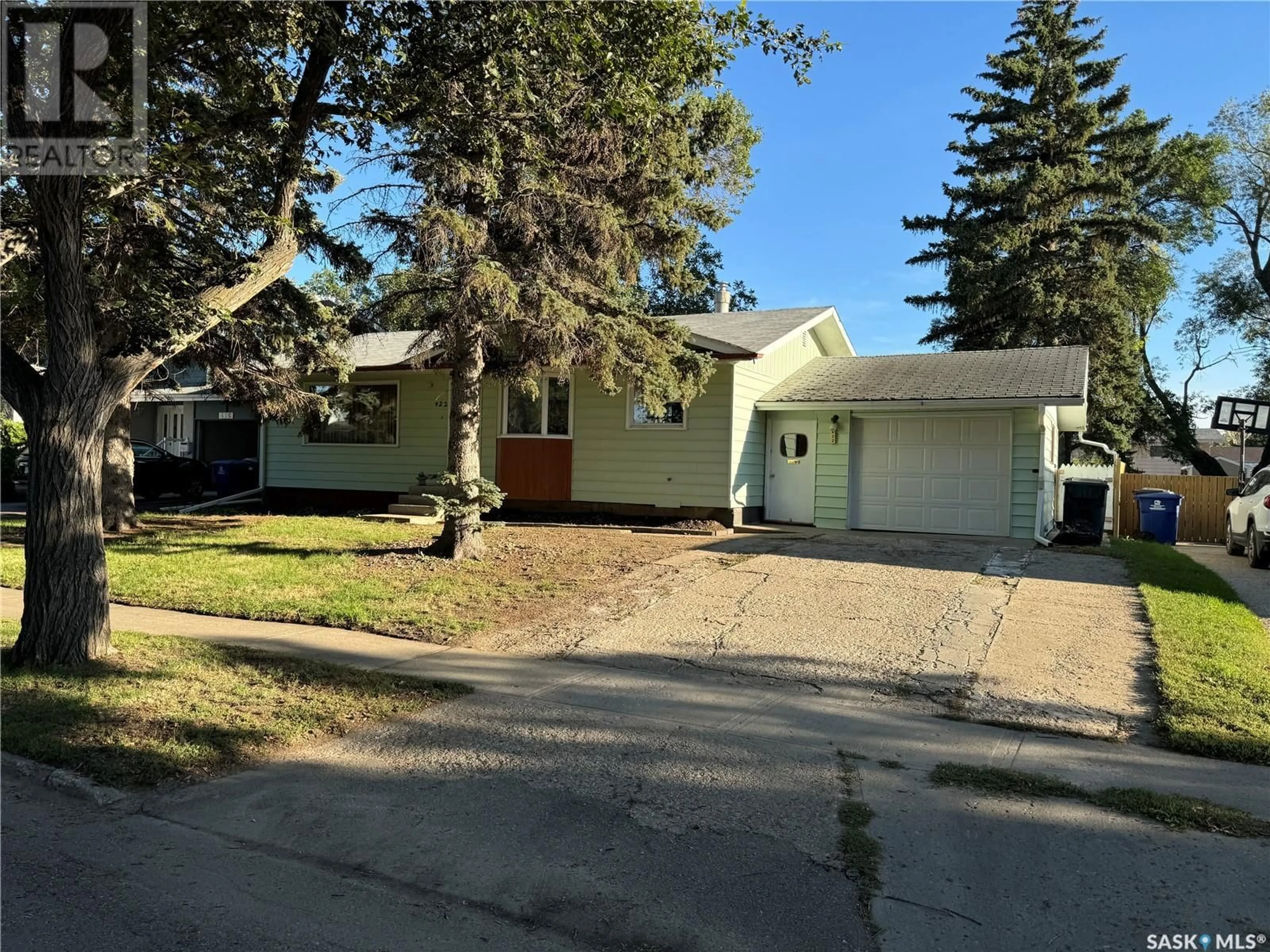 Frontside or backside of a home for 422 3rd AVENUE NW, Weyburn Saskatchewan S4H1R1