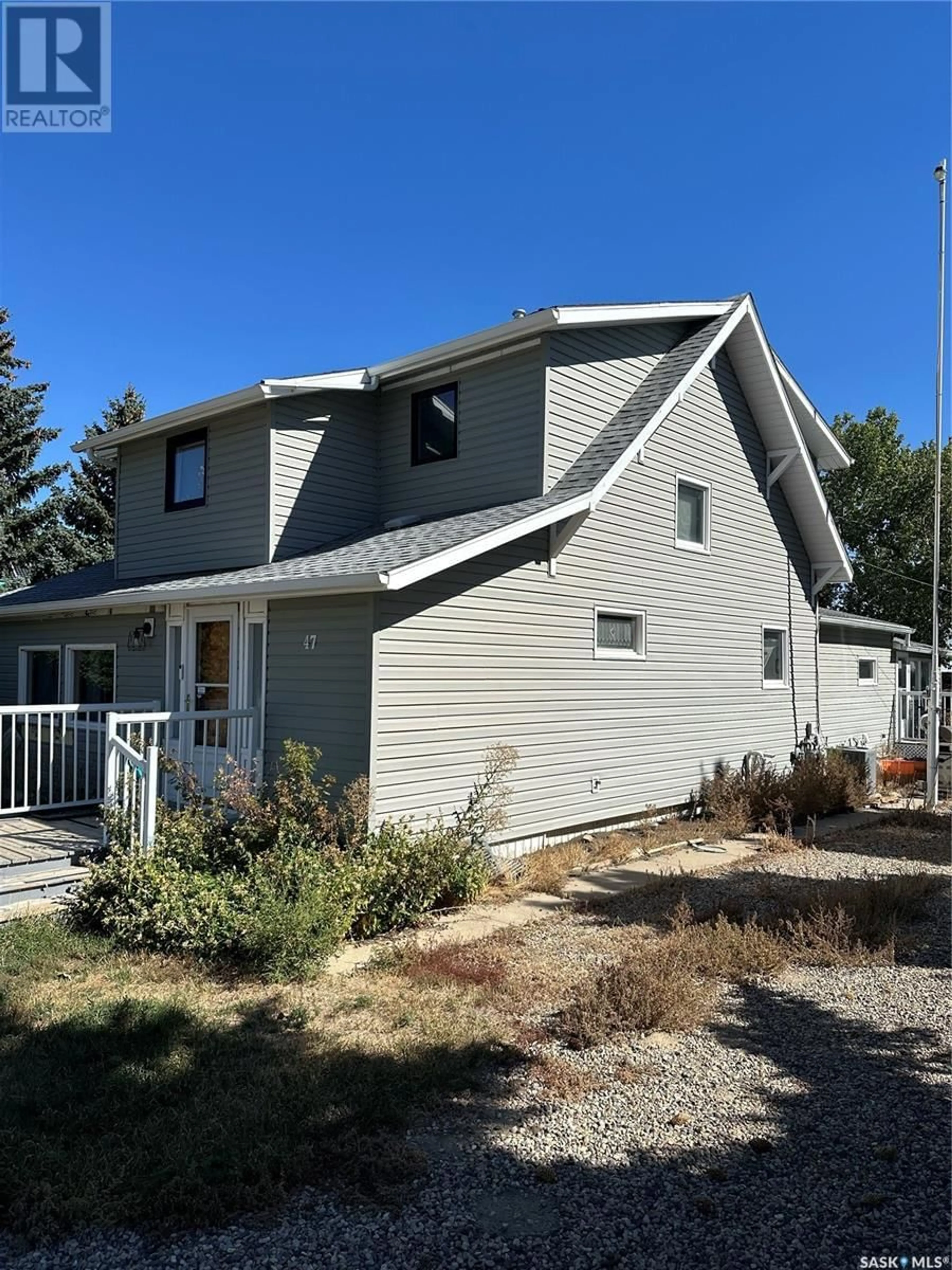 A pic from exterior of the house or condo for 47 2nd STREET, Tompkins Saskatchewan S0N2S0