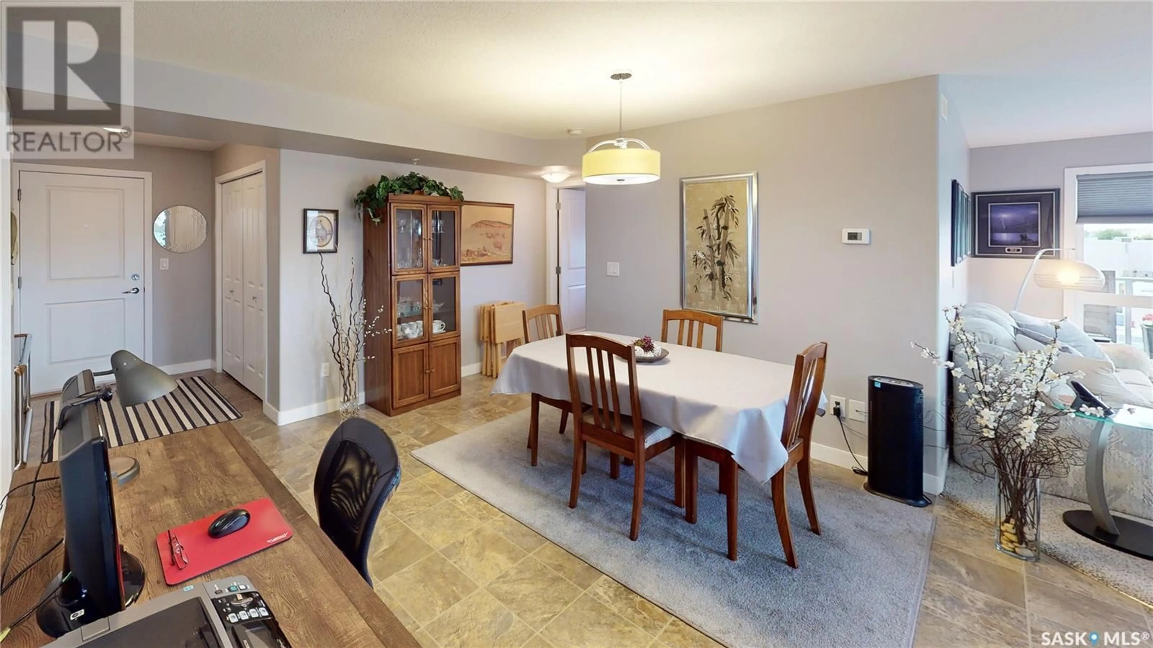 Dining room, wood floors, cottage for 211 2311 Windsor Park ROAD, Regina Saskatchewan S4V1S2