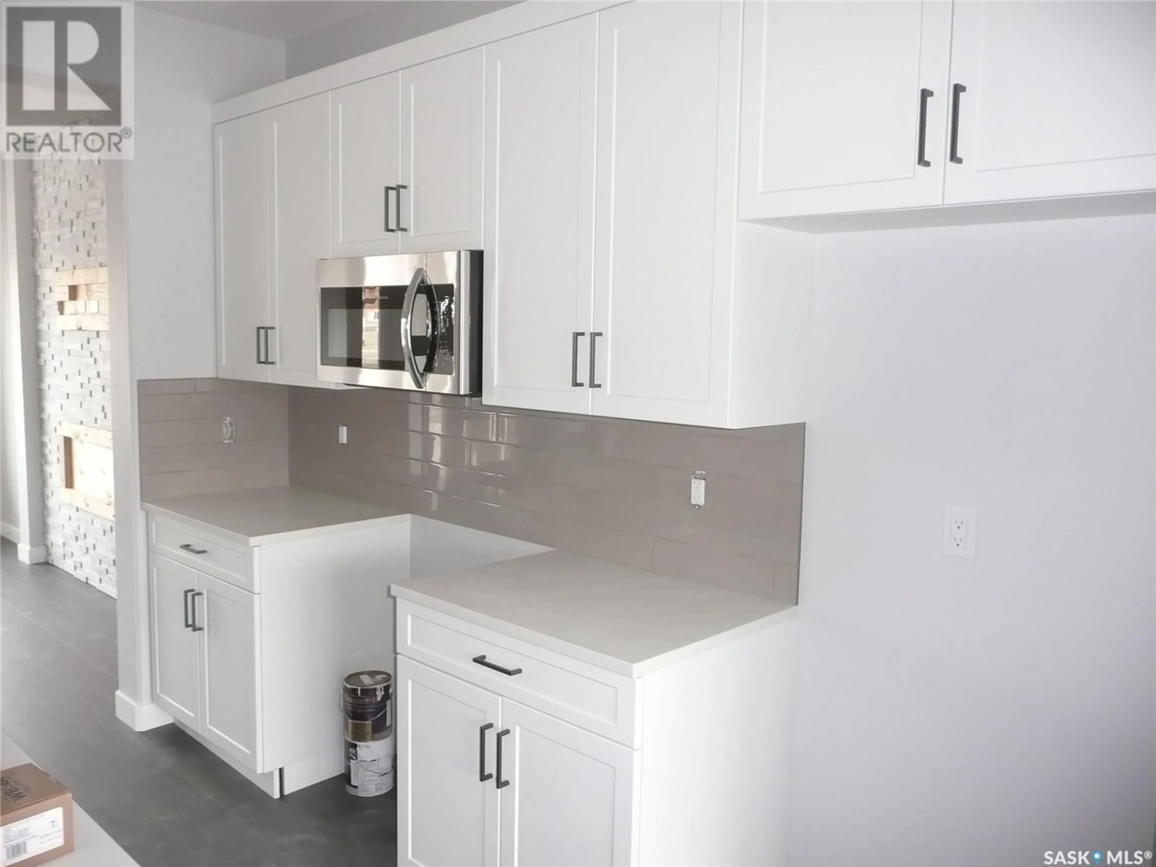 Contemporary kitchen, ceramic floors for 317 Brighton BOULEVARD, Saskatoon Saskatchewan S7V0R5