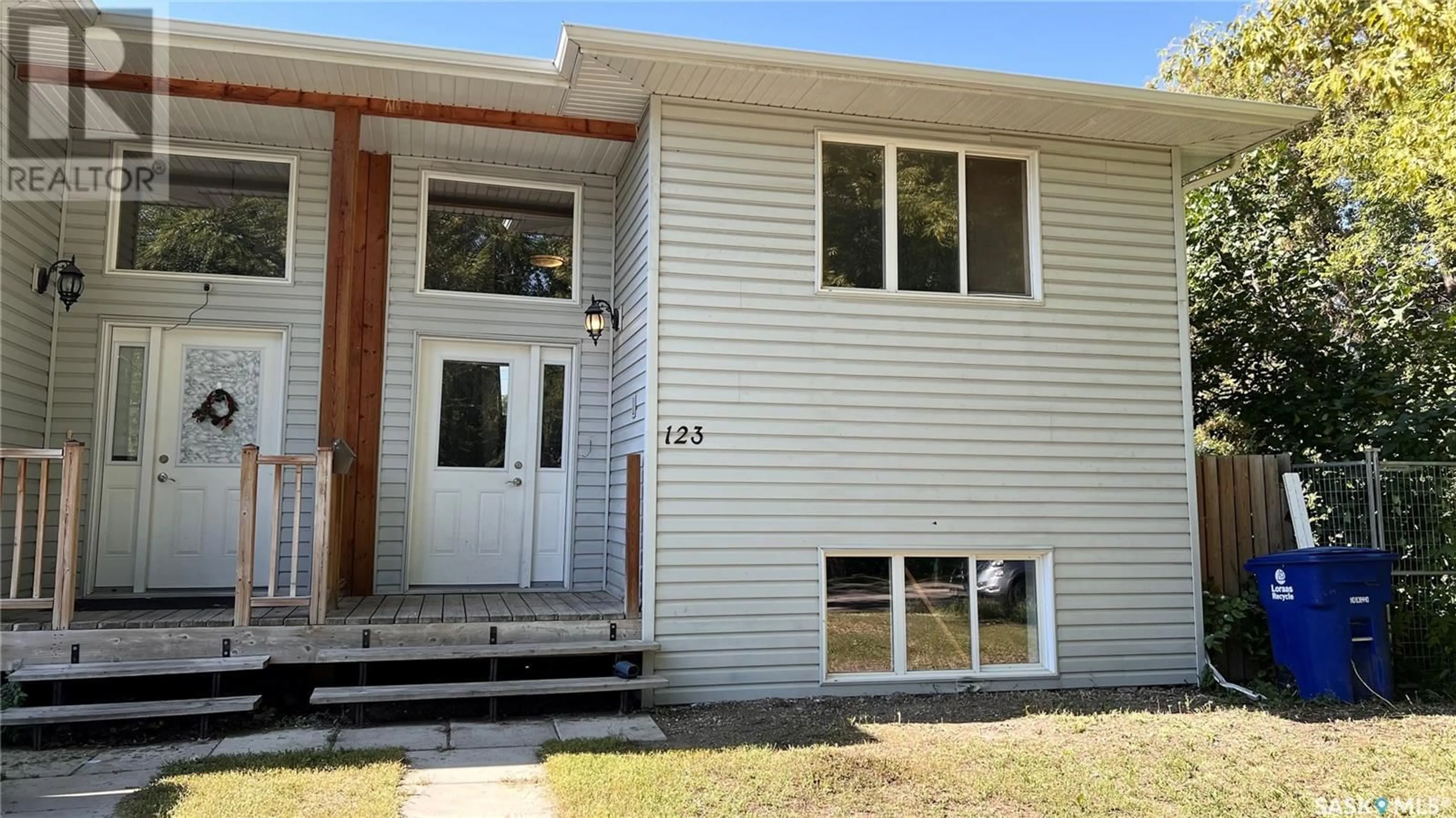 A pic from exterior of the house or condo for 123 T AVENUE S, Saskatoon Saskatchewan S7M3A7