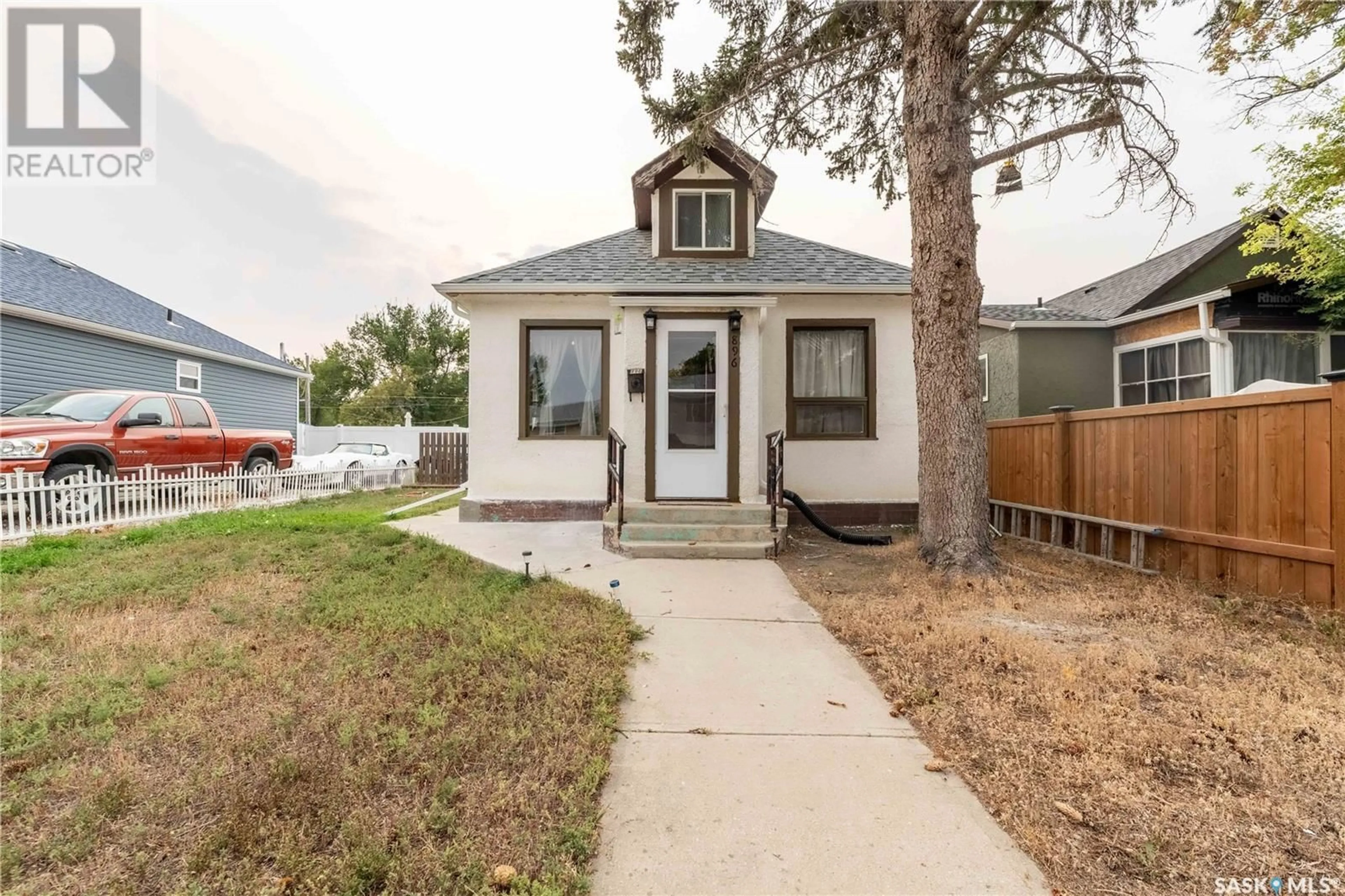 Frontside or backside of a home for 896 Grey AVENUE, Moose Jaw Saskatchewan S6H1N1