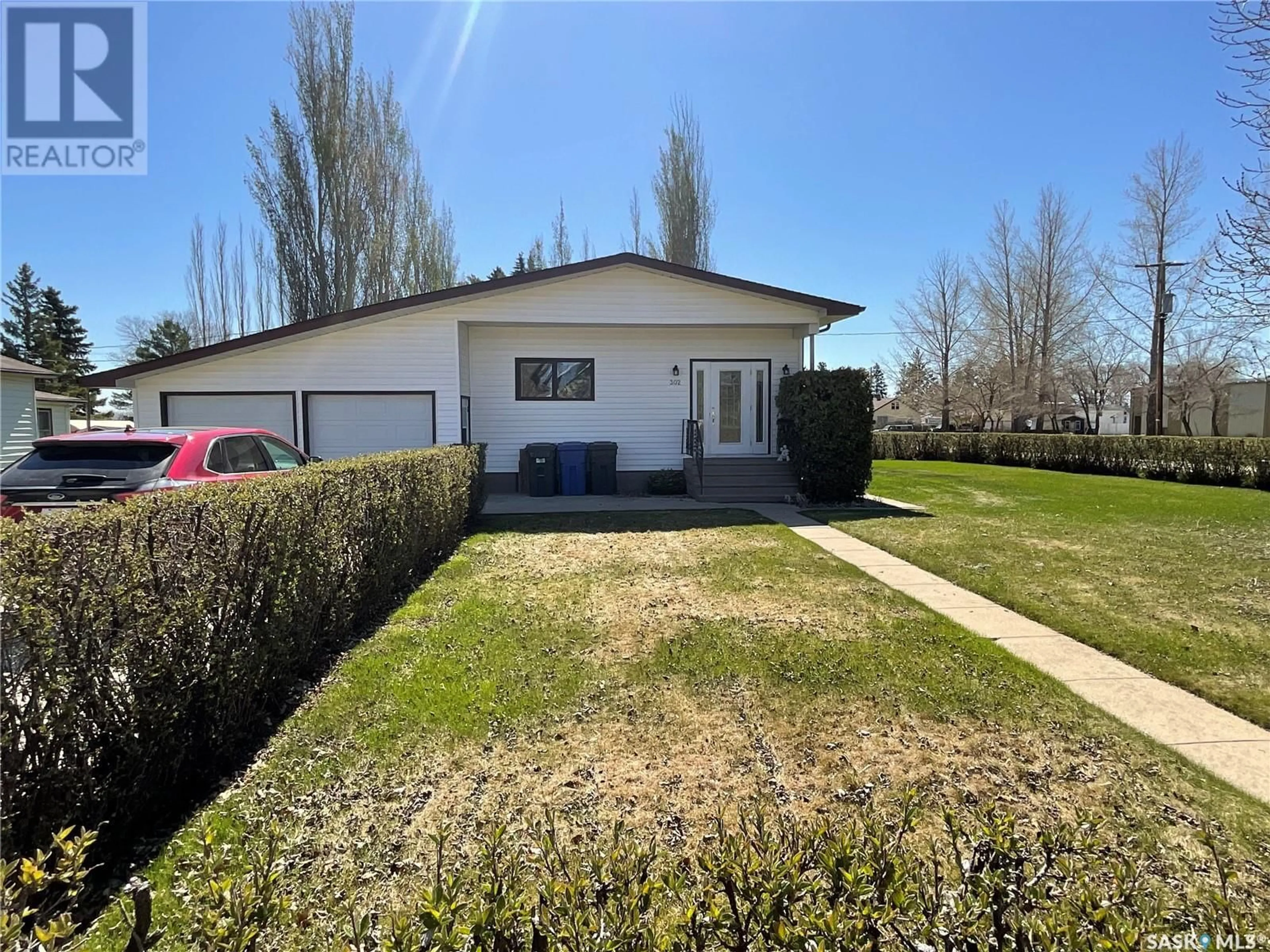 Outside view for 302 2nd AVENUE E, Blaine Lake Saskatchewan S0J0J0