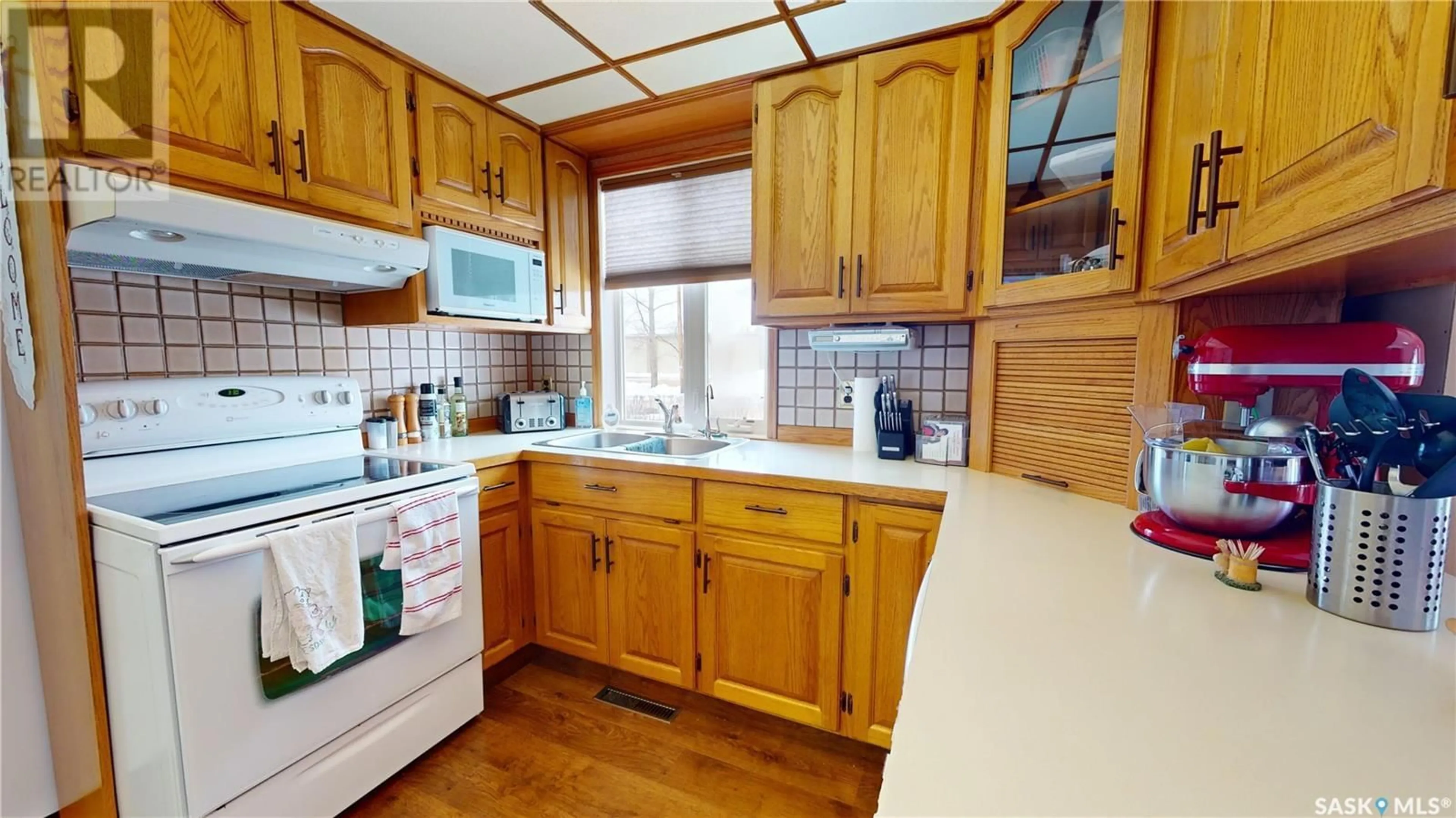 Standard kitchen, unknown for 302 2nd AVENUE E, Blaine Lake Saskatchewan S0J0J0