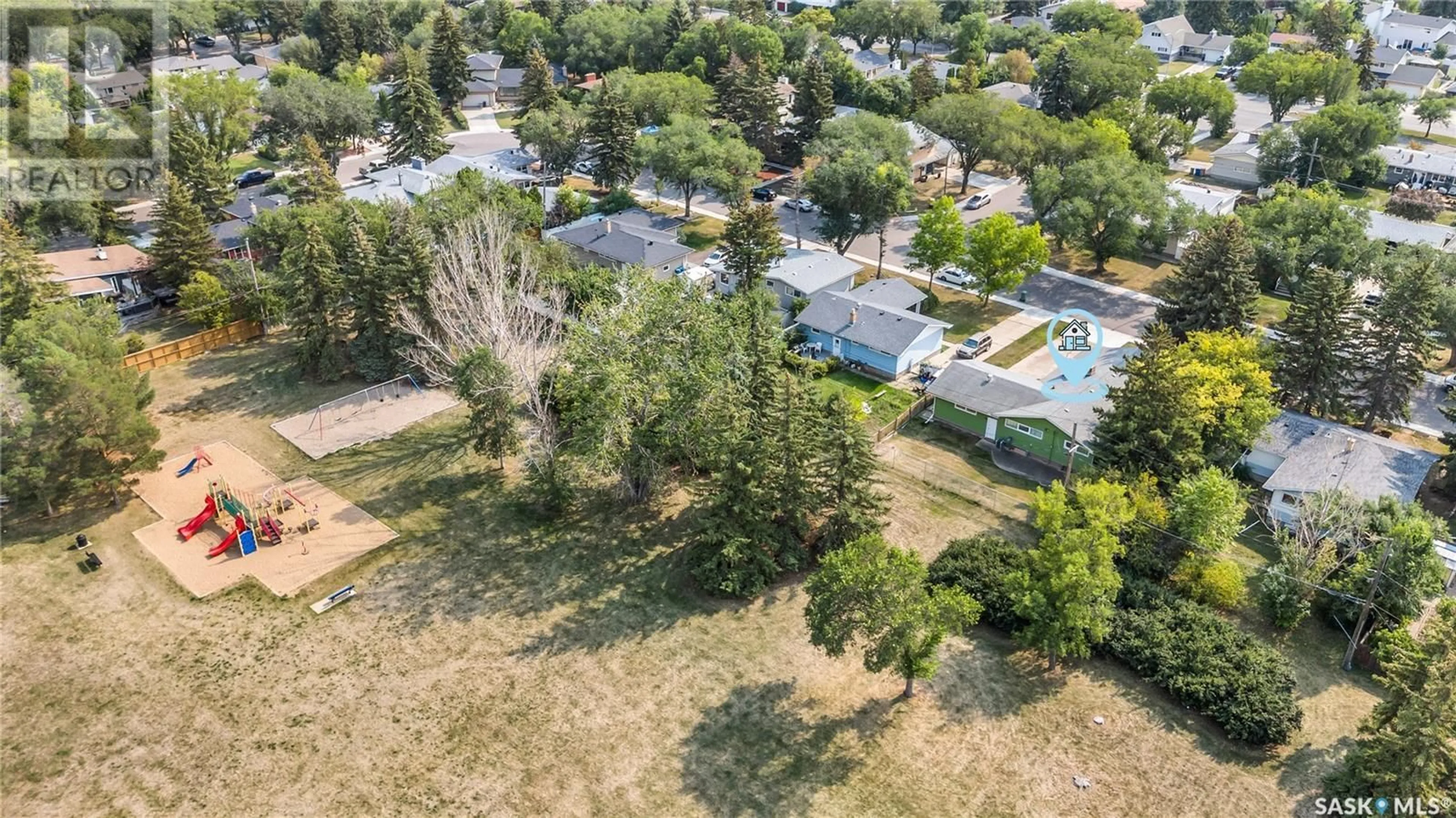 Fenced yard for 18 Procter PLACE, Regina Saskatchewan S4S4G1