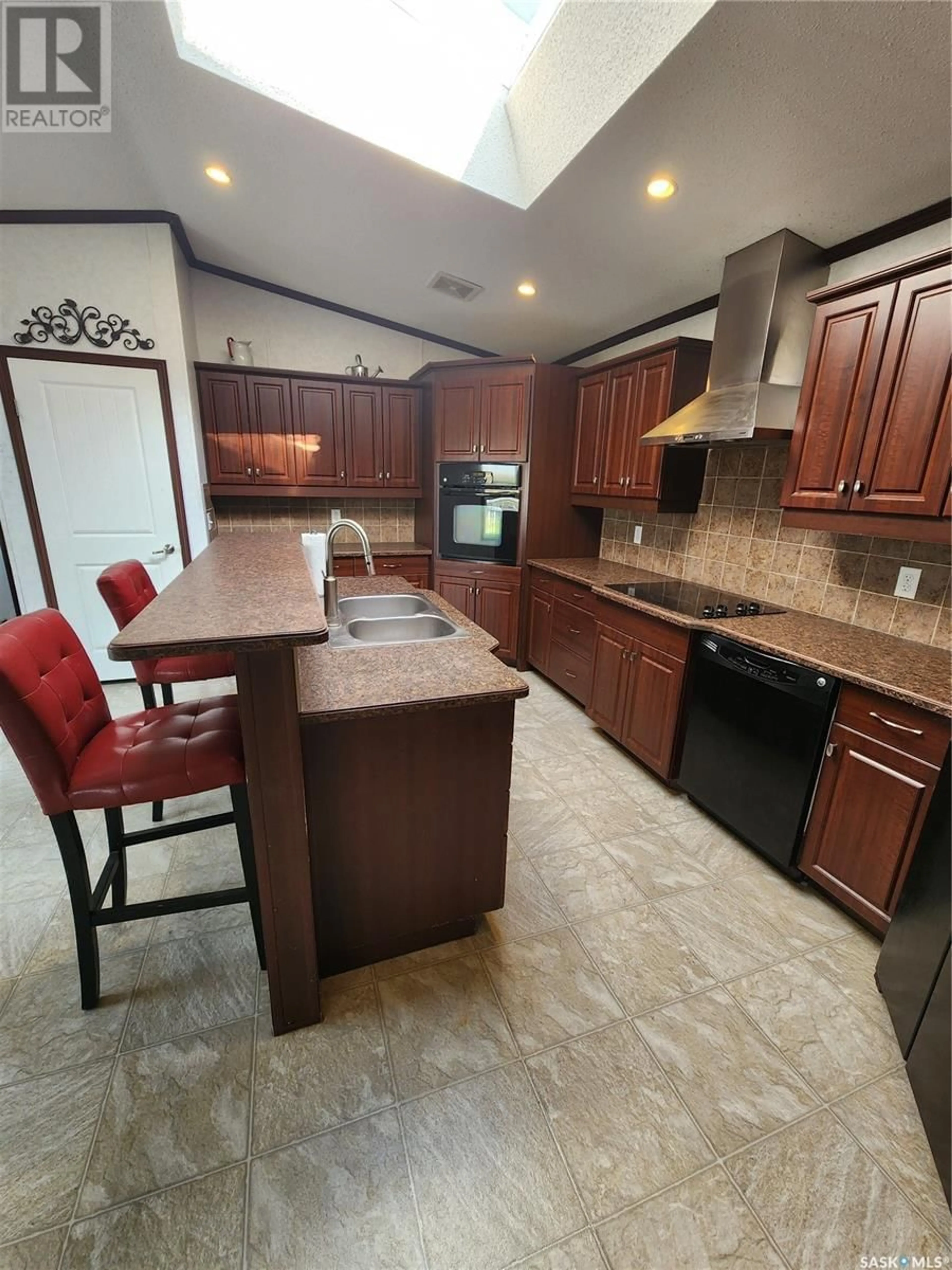 Open concept kitchen for MacDonald Acreage, Coalfields Rm No. 4 Saskatchewan S0C0M0