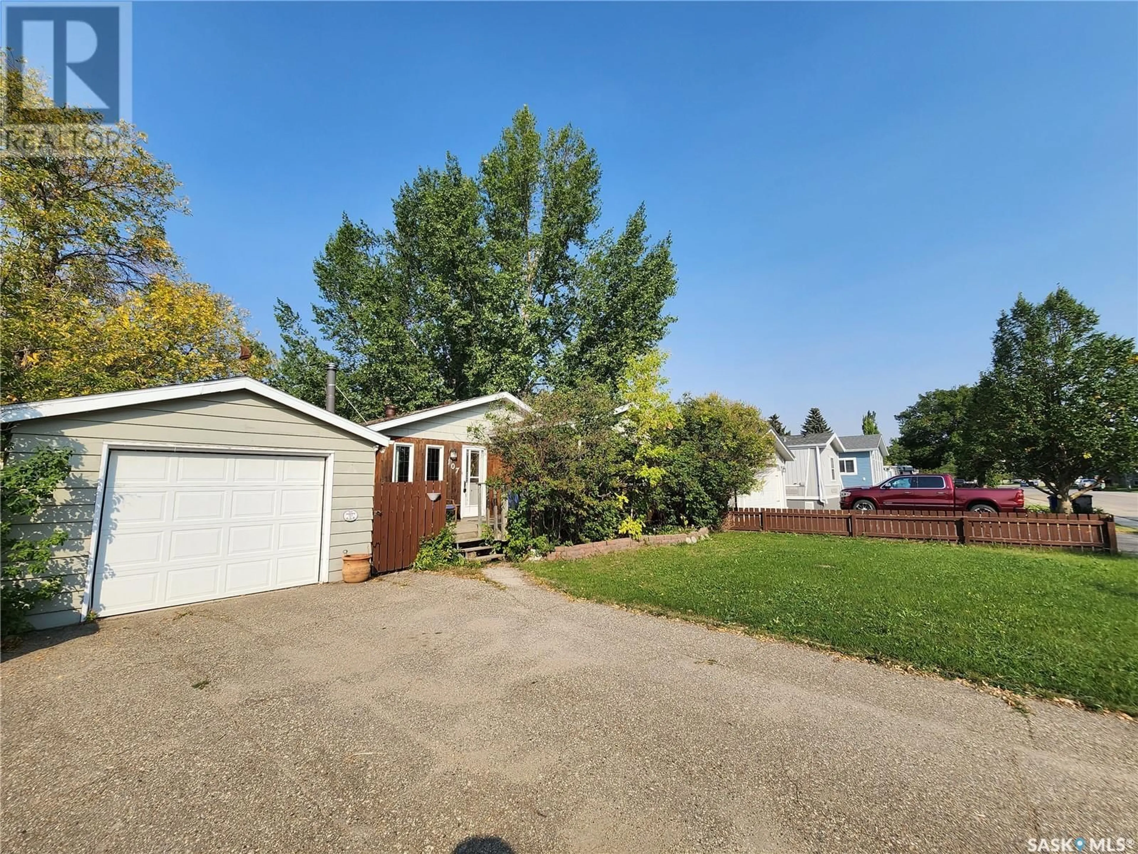 Frontside or backside of a home for 107 18th STREET NE, Weyburn Saskatchewan S4H2W3