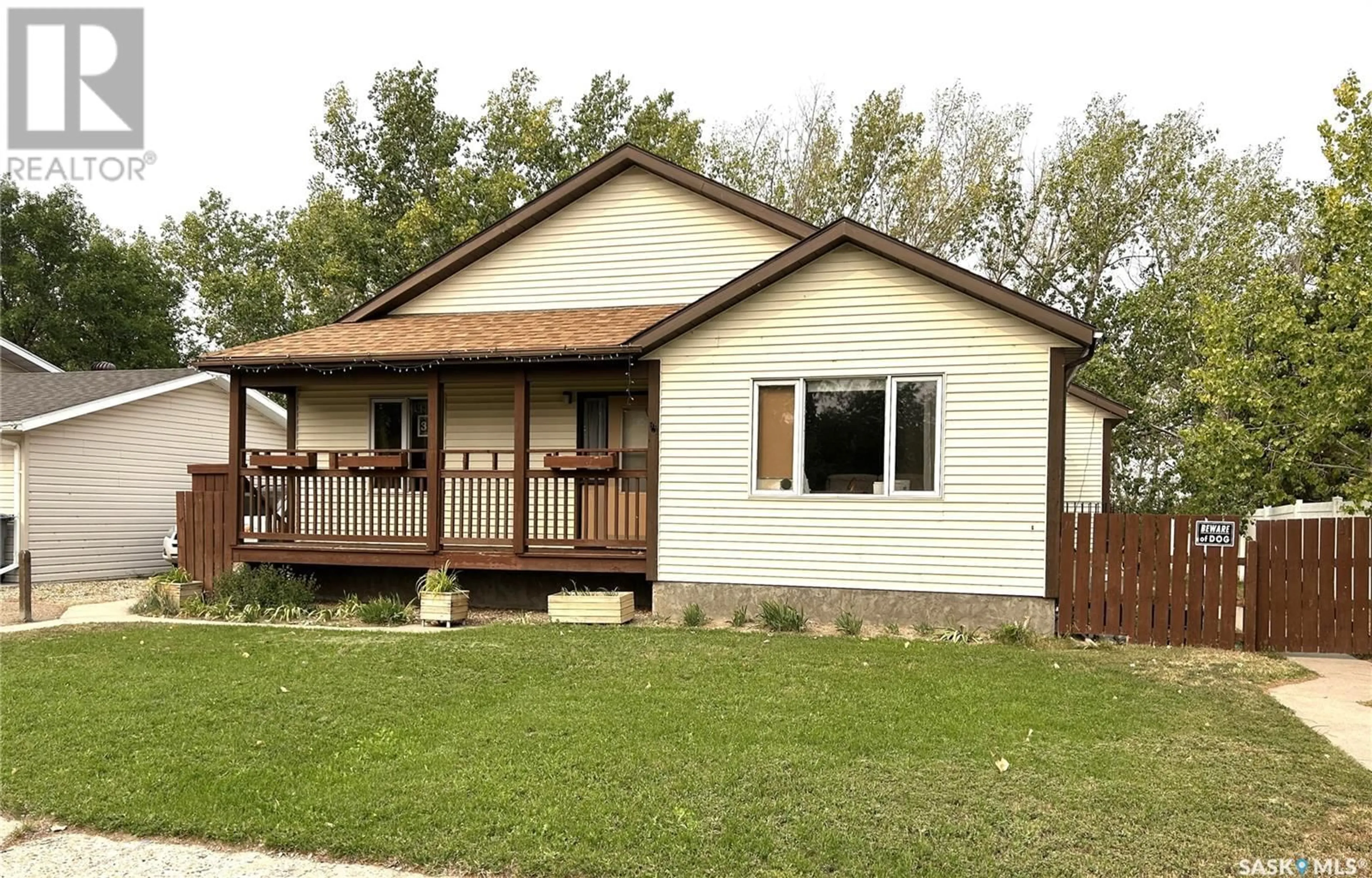 Frontside or backside of a home for 319 Barsness BAY, Richmound Saskatchewan S0N2E0