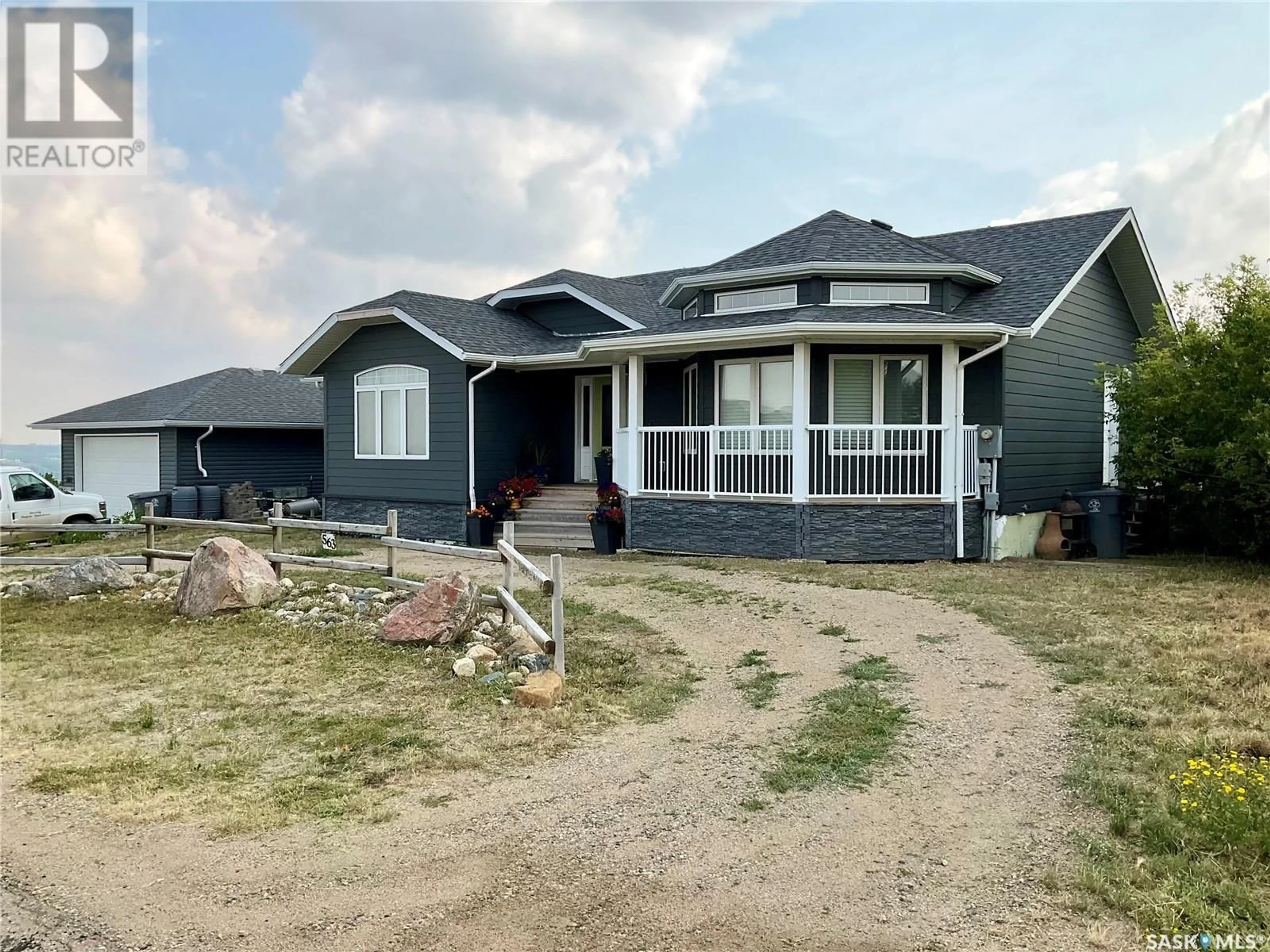 Frontside or backside of a home for 563 James STREET S, Lumsden Saskatchewan S0G3C0