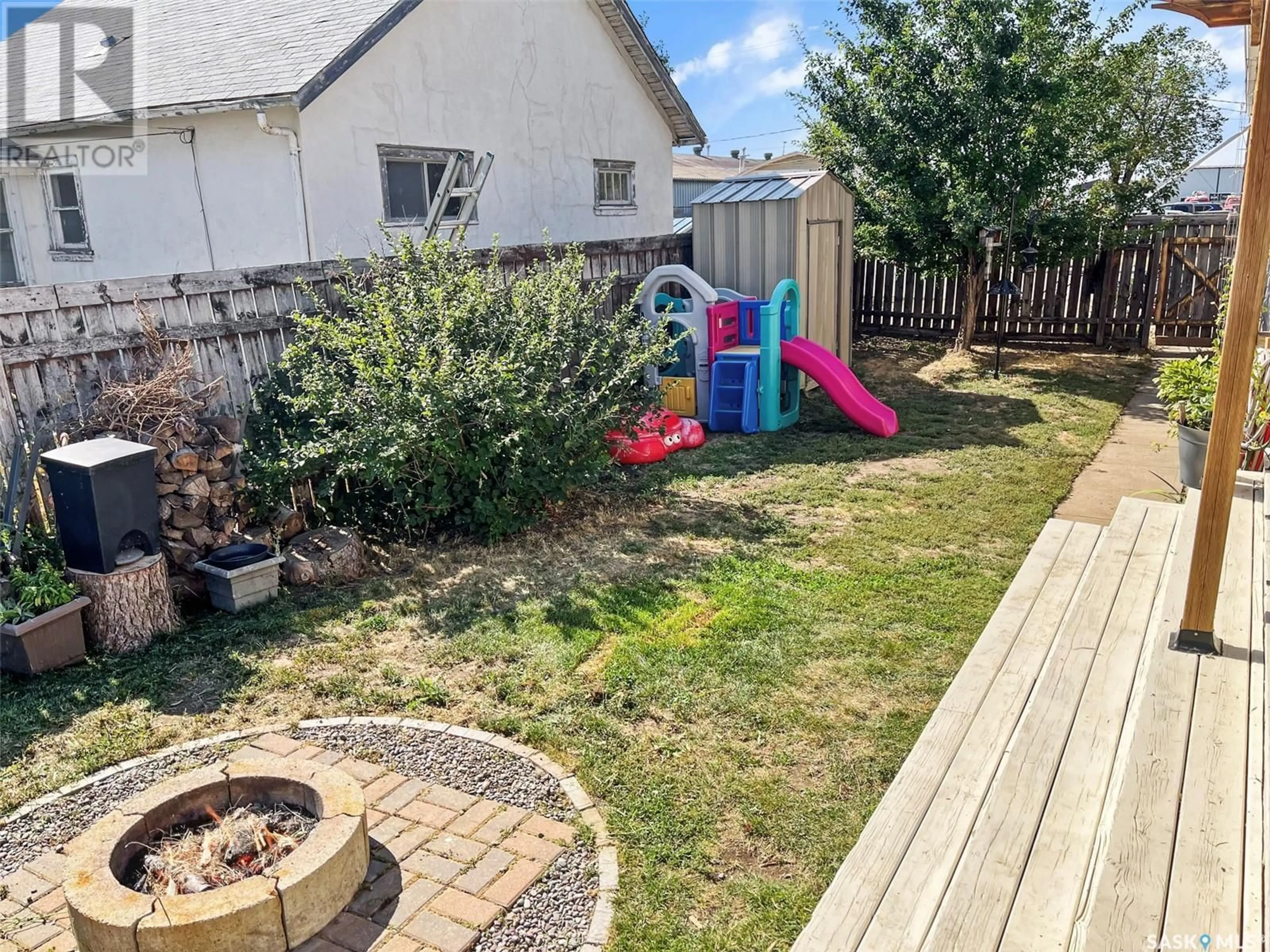 Fenced yard for 171 5th AVENUE NW, Swift Current Saskatchewan S9H0W3