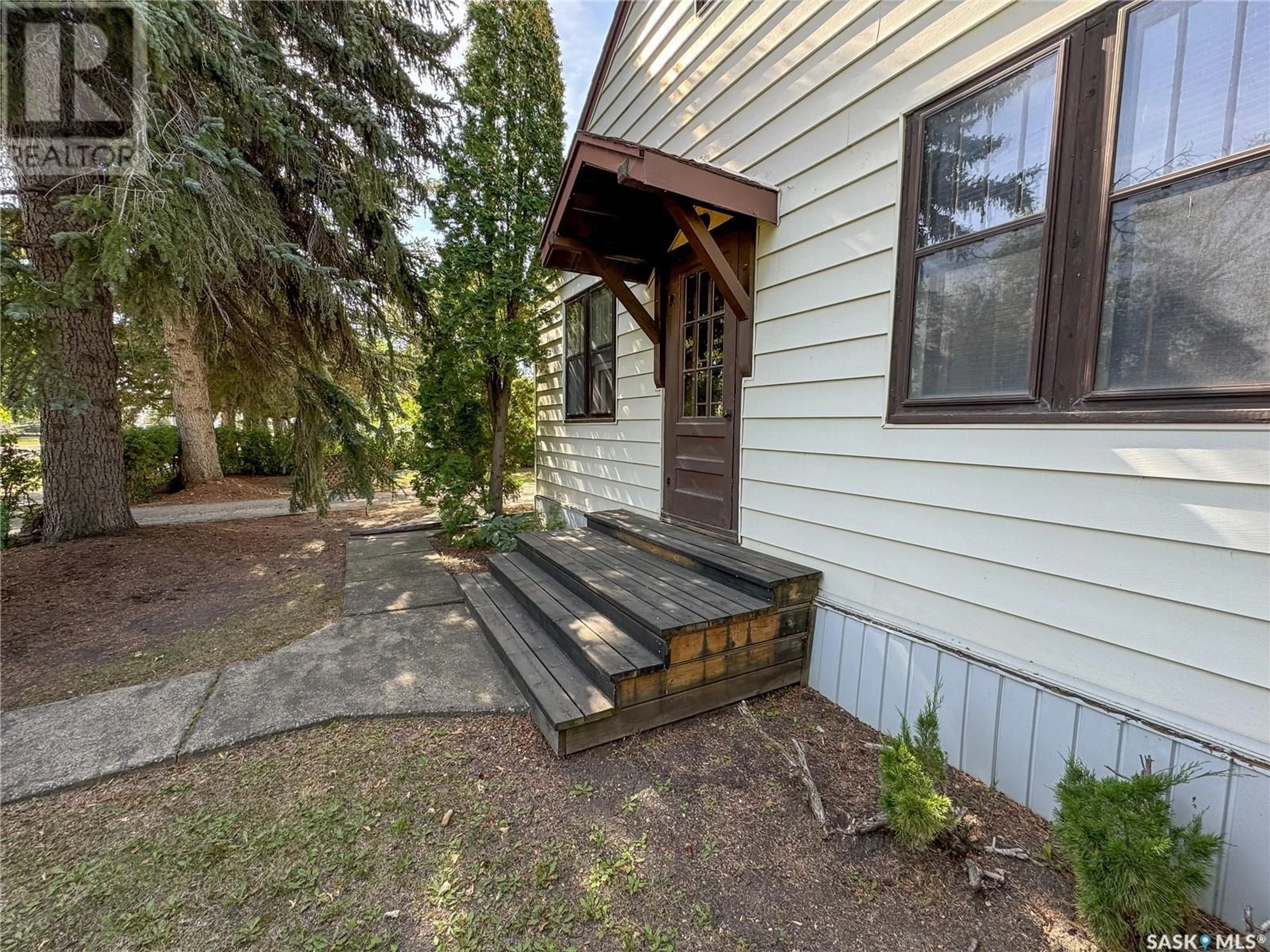 Frontside or backside of a home, cottage for 108 George STREET, Balcarres Saskatchewan S0G0C0