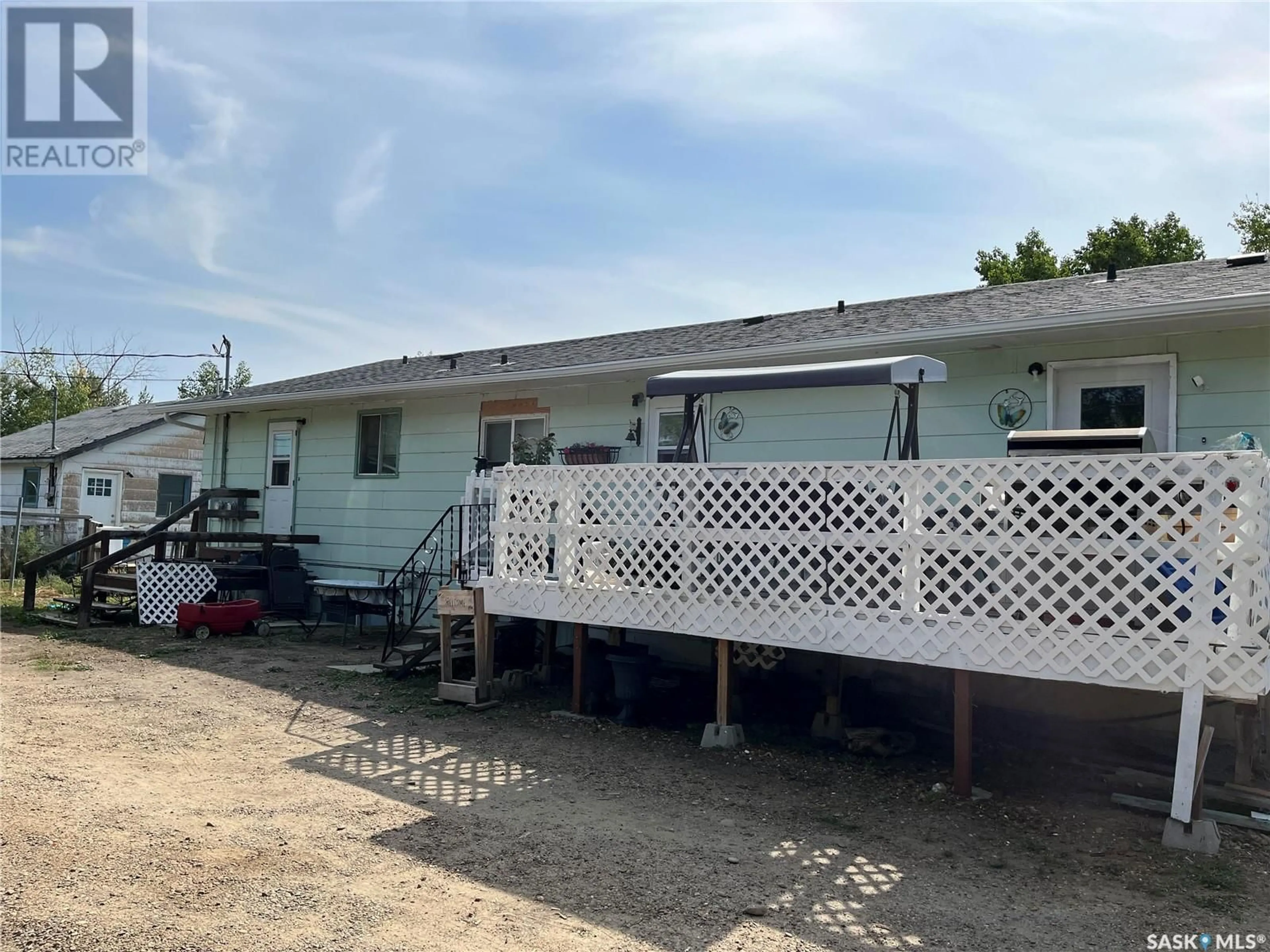 Frontside or backside of a home for 128 1st AVENUE S, Coronach Saskatchewan S0H0Z0