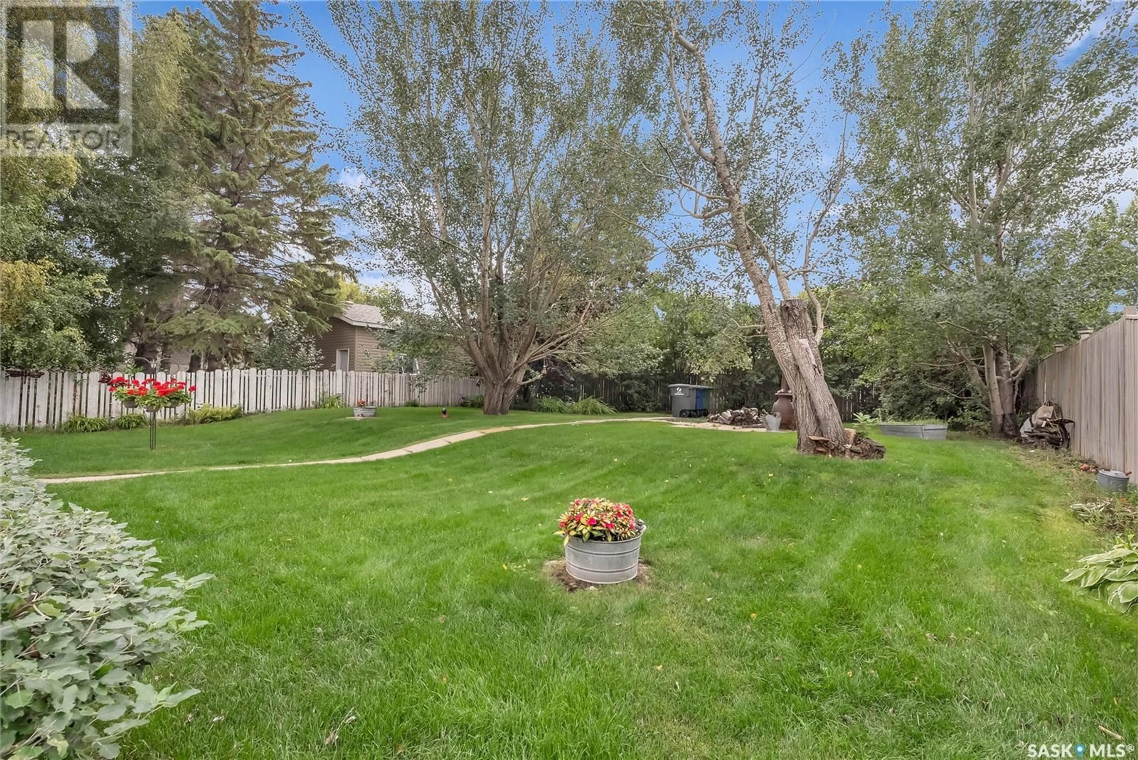 Fenced yard for 2714 Louise STREET, Saskatoon Saskatchewan S7J0P4