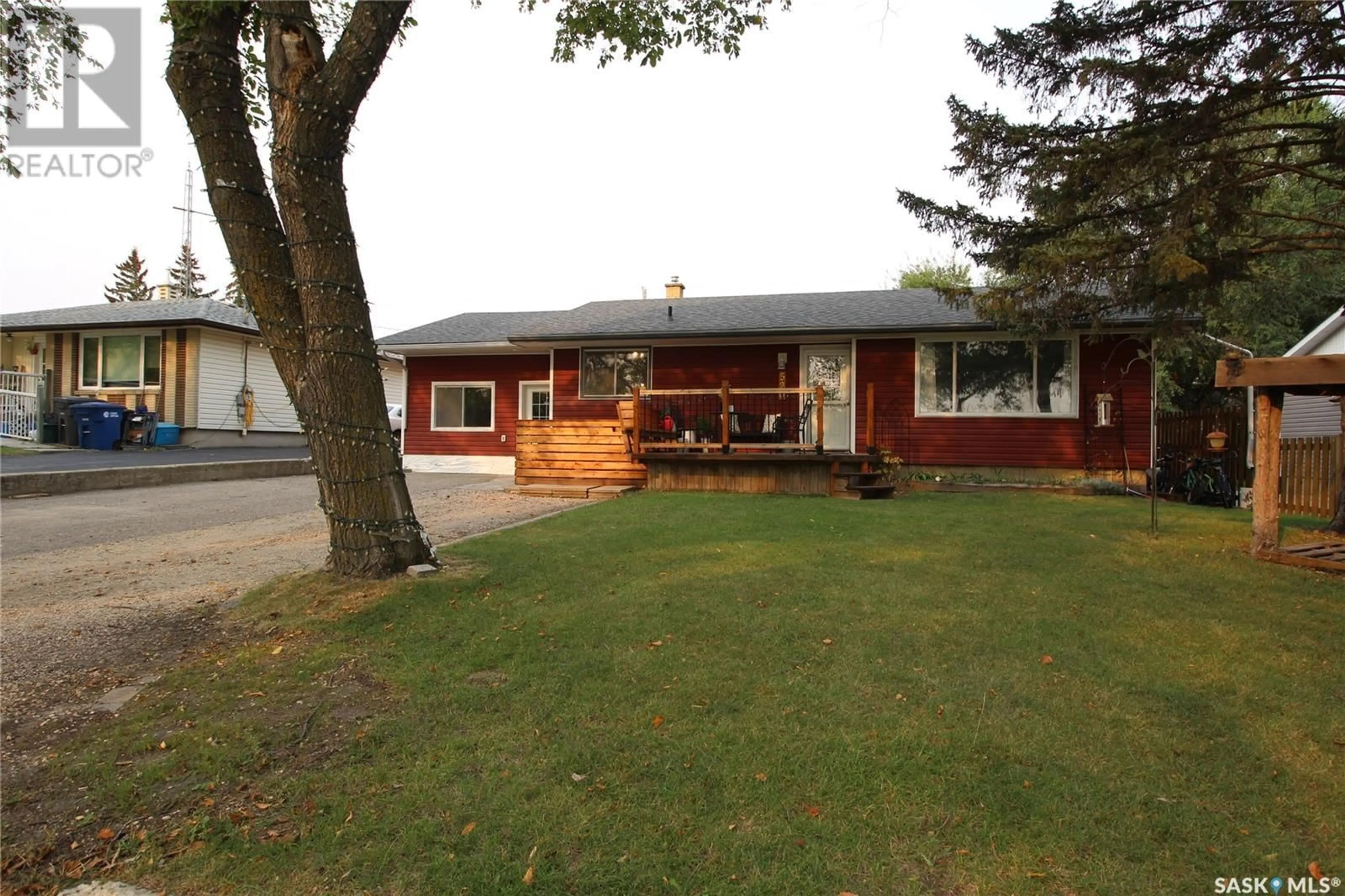 Frontside or backside of a home for 520 Gertie STREET, Moosomin Saskatchewan S0G3N0