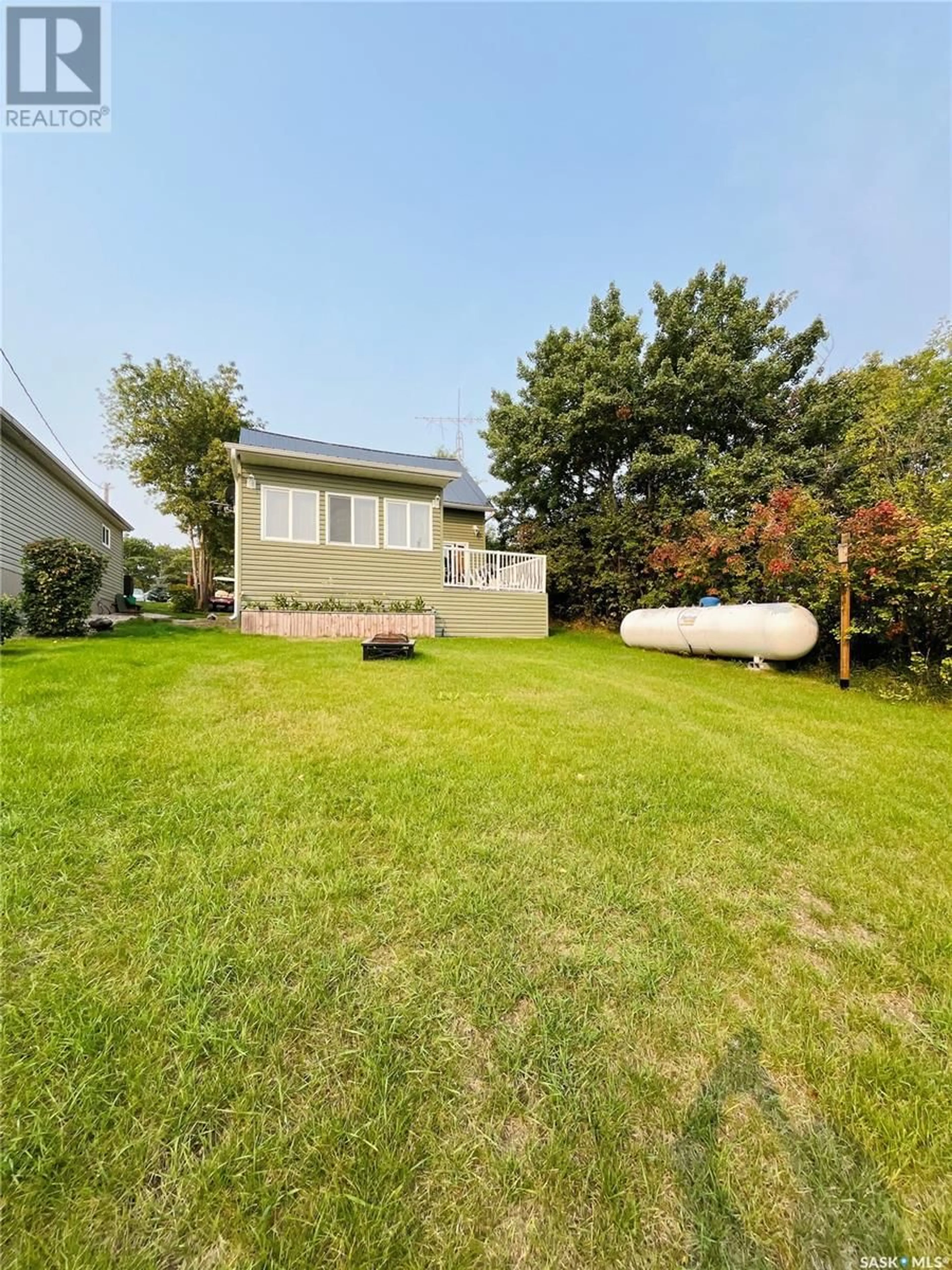 A pic from outside/outdoor area/front of a property/back of a property/a pic from drone, unknown for 6 ELM AVENUE, Moosomin Regional Park Saskatchewan S0G3N0