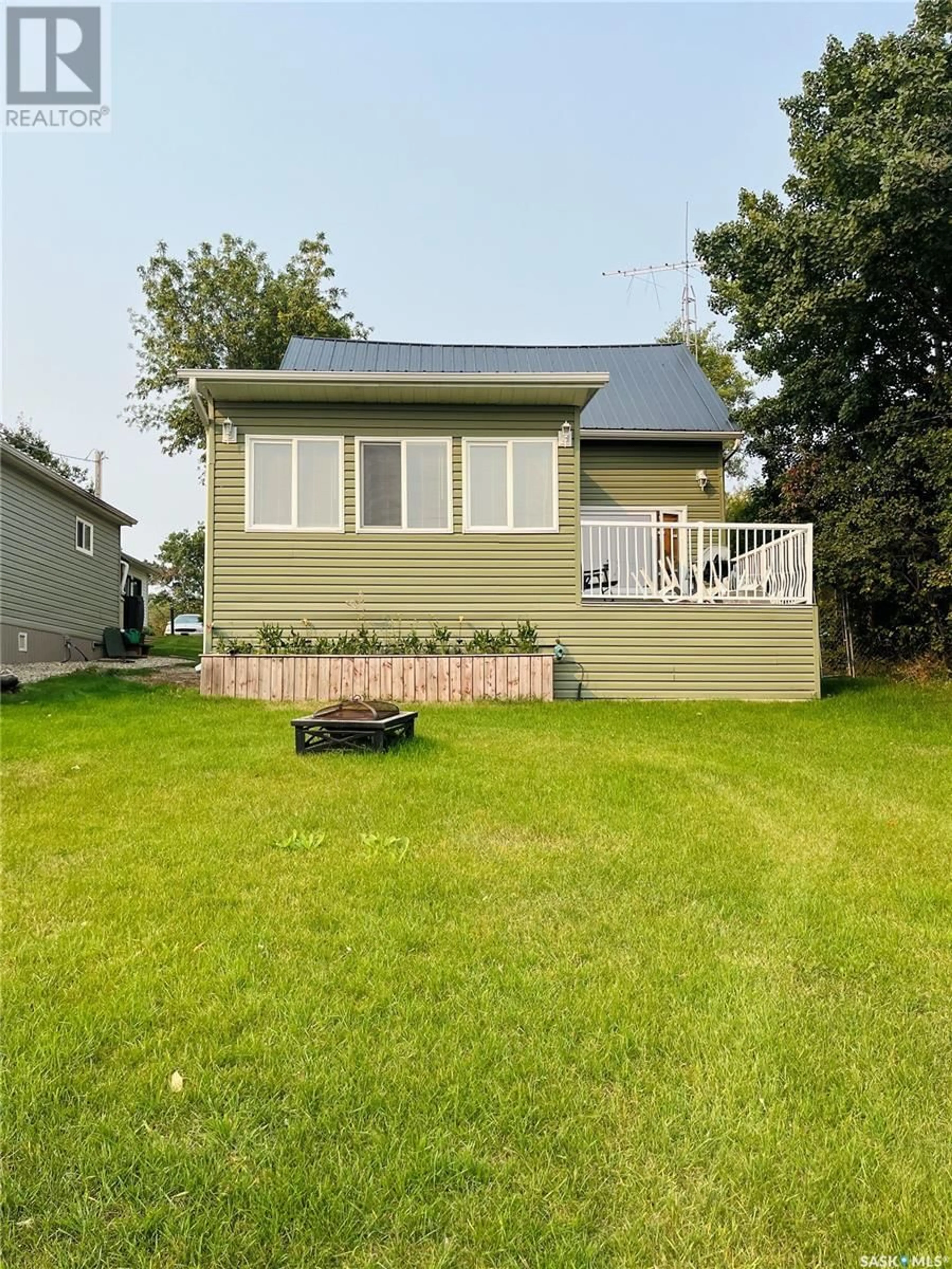 Frontside or backside of a home for 6 Elm AVENUE, Moosomin Regional Park Saskatchewan S0G3N0