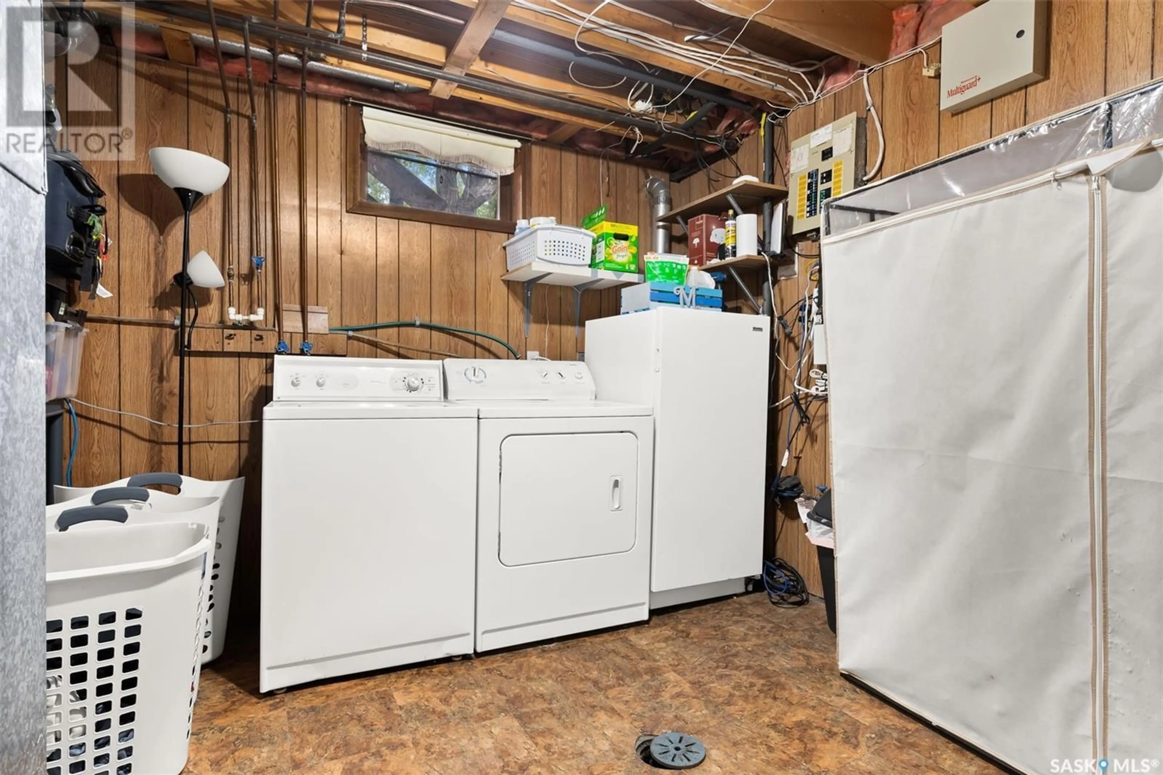 Laundry room for 2855 Hartmann CRESCENT E, Regina Saskatchewan S4N6K8