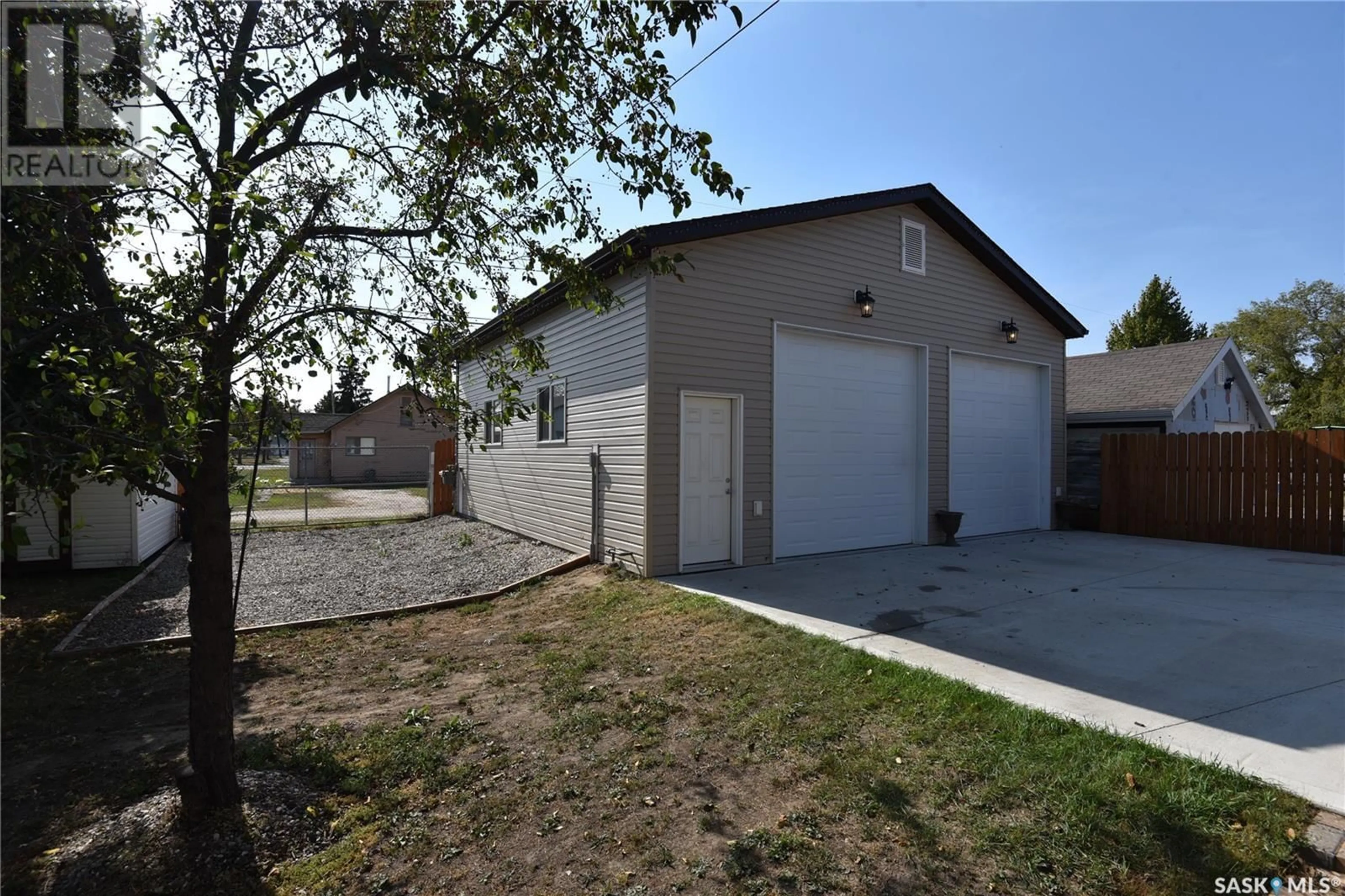 Unknown for 412 CENTRE STREET, Nipawin Saskatchewan S0E1E0