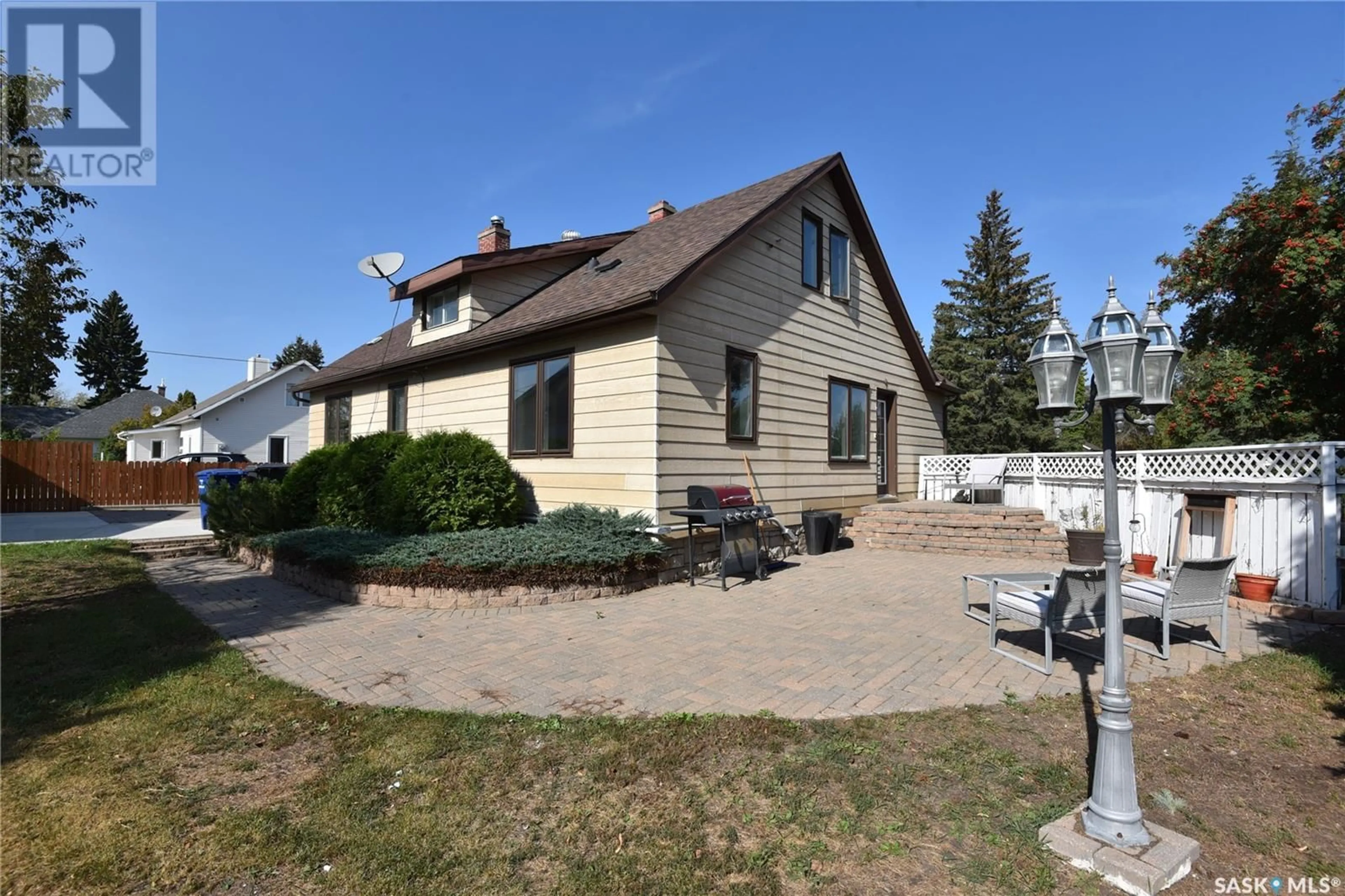 Frontside or backside of a home for 412 Centre STREET, Nipawin Saskatchewan S0E1E0