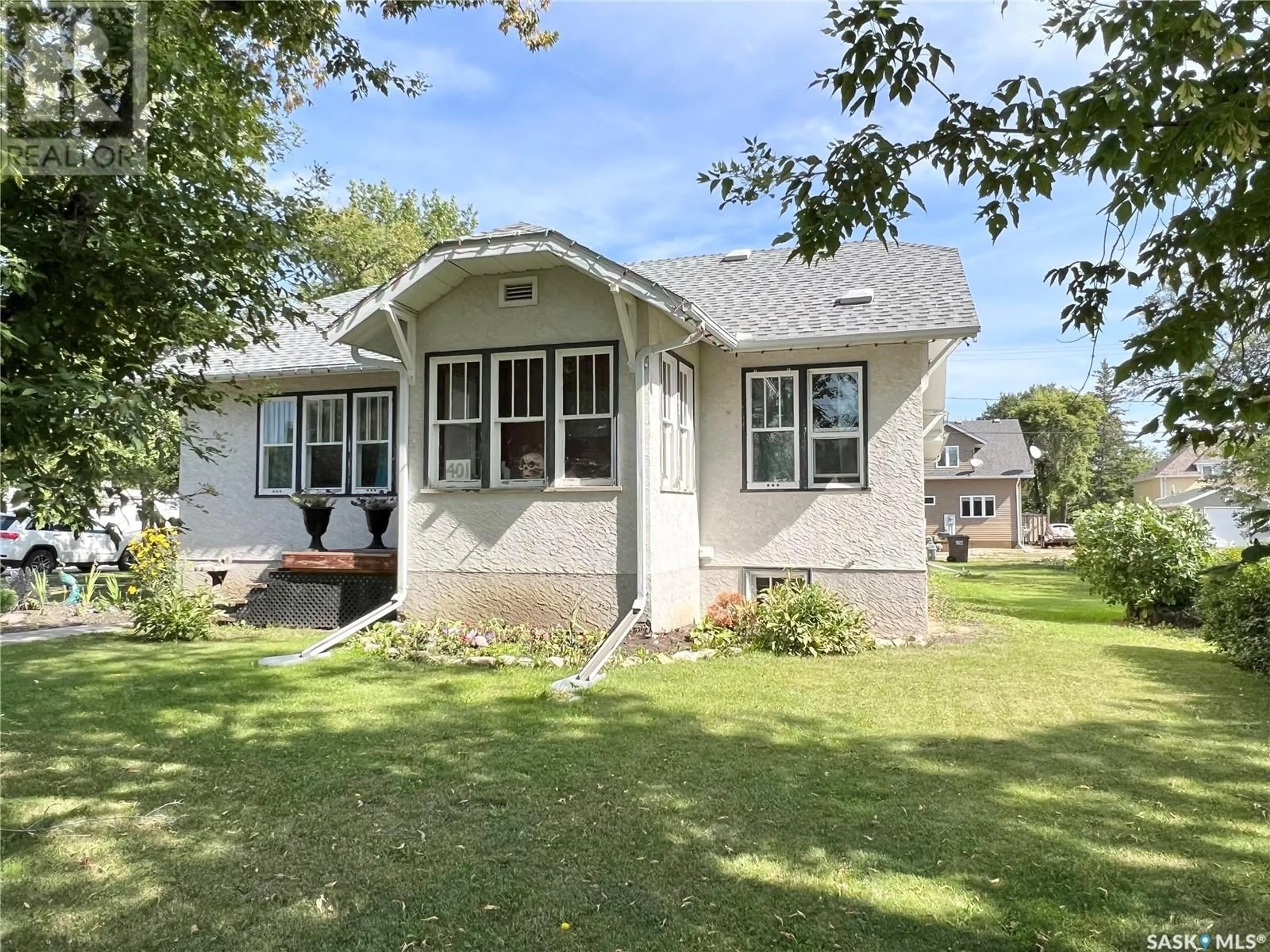 Cottage for 401 Kinistino AVENUE W, Kinistino Saskatchewan S0J1H0