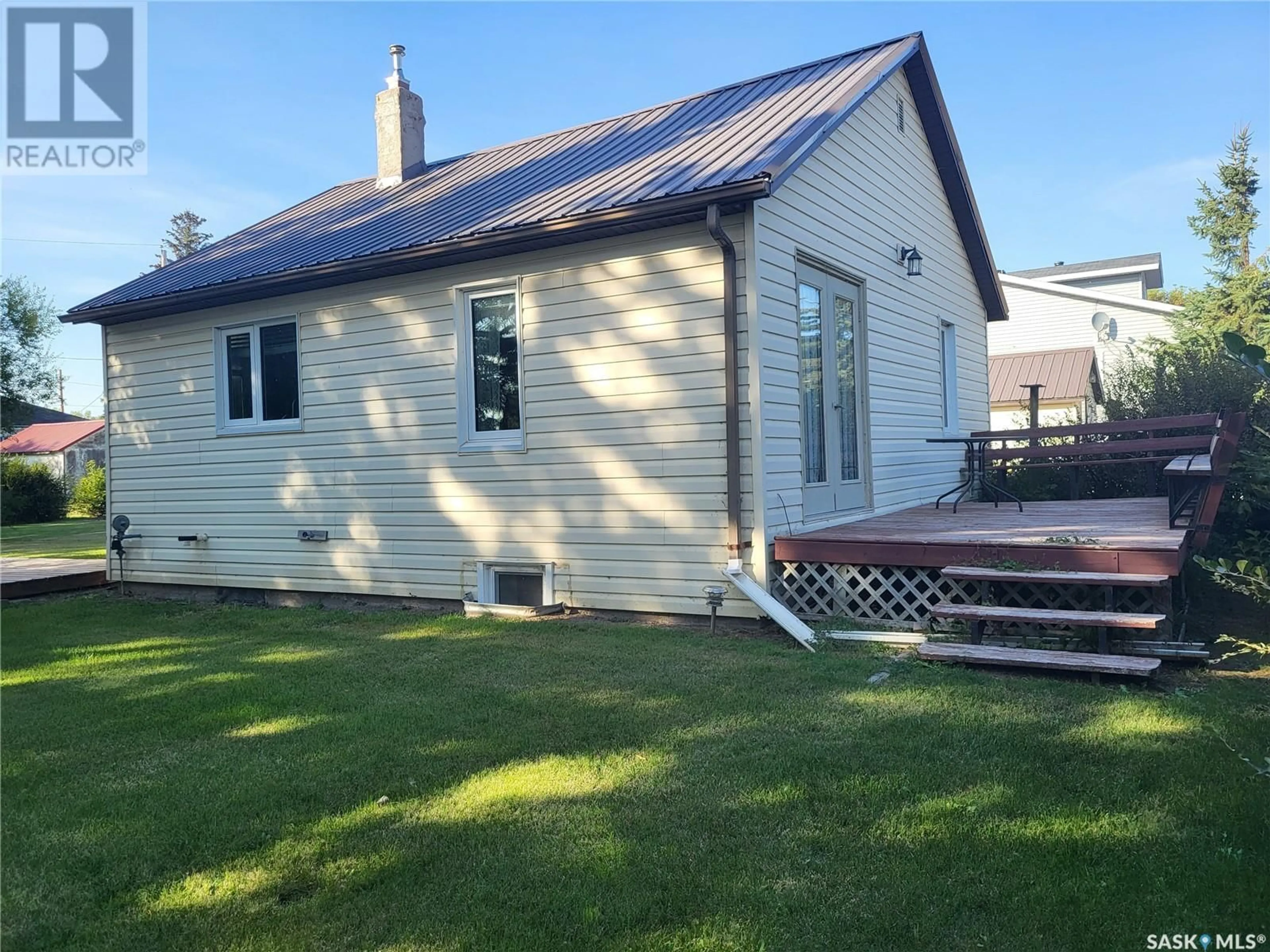 Frontside or backside of a home for 302 Humboldt STREET, Jansen Saskatchewan S0K2B0