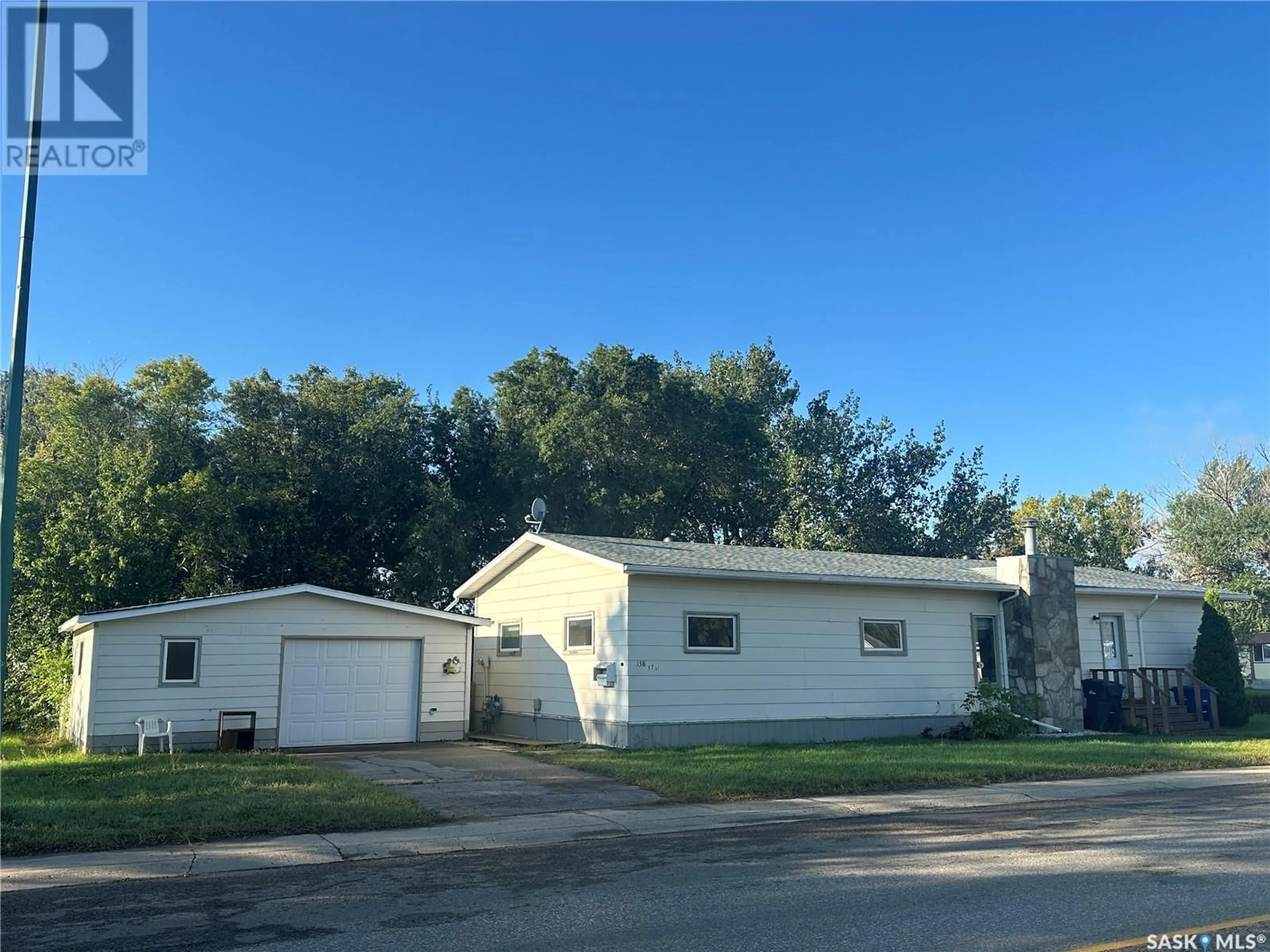 Frontside or backside of a home for 138 17th STREET, Weyburn Saskatchewan S4H2N4