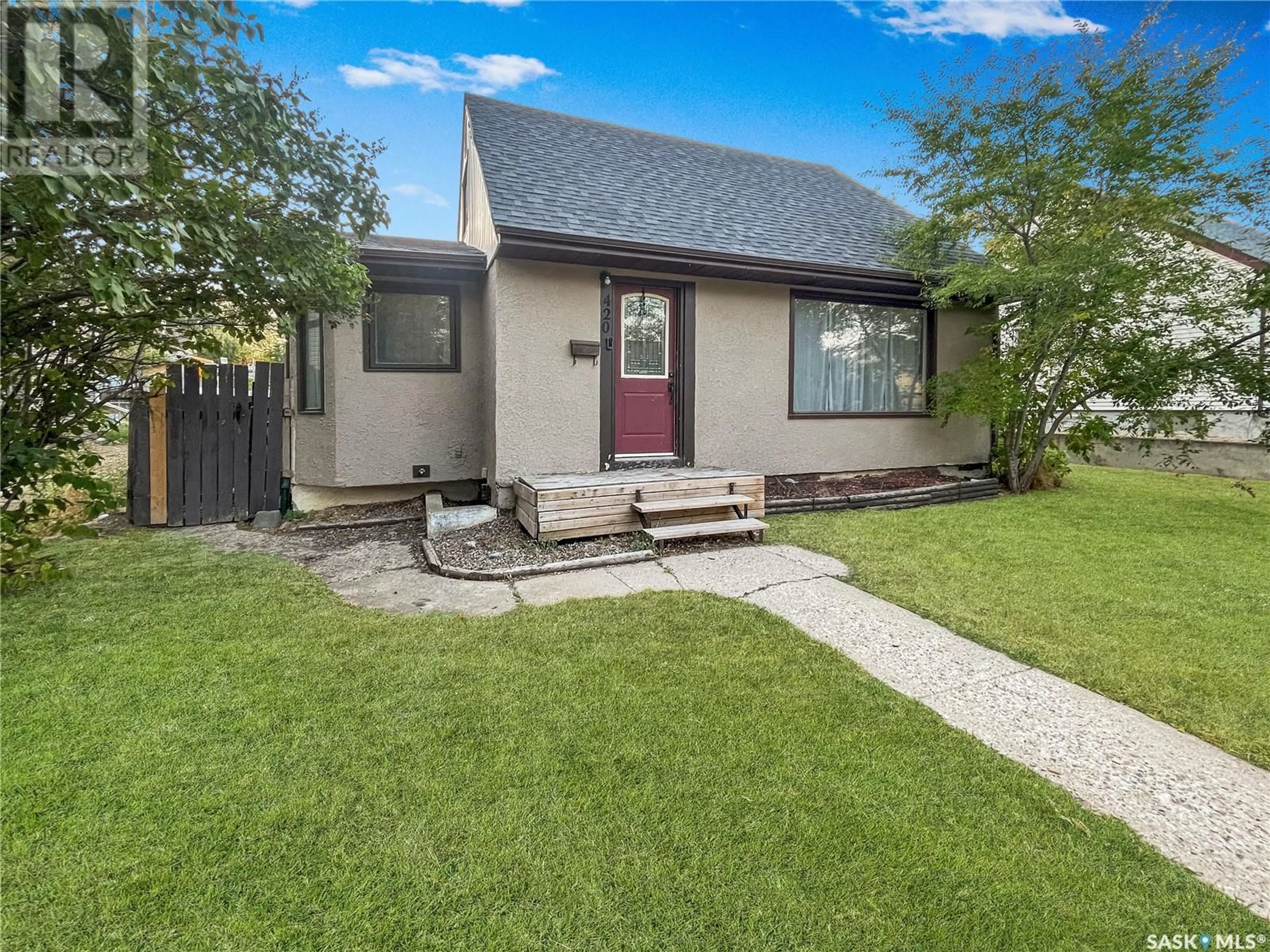 Frontside or backside of a home, cottage for 420 5th AVENUE NW, Swift Current Saskatchewan S9H0X1