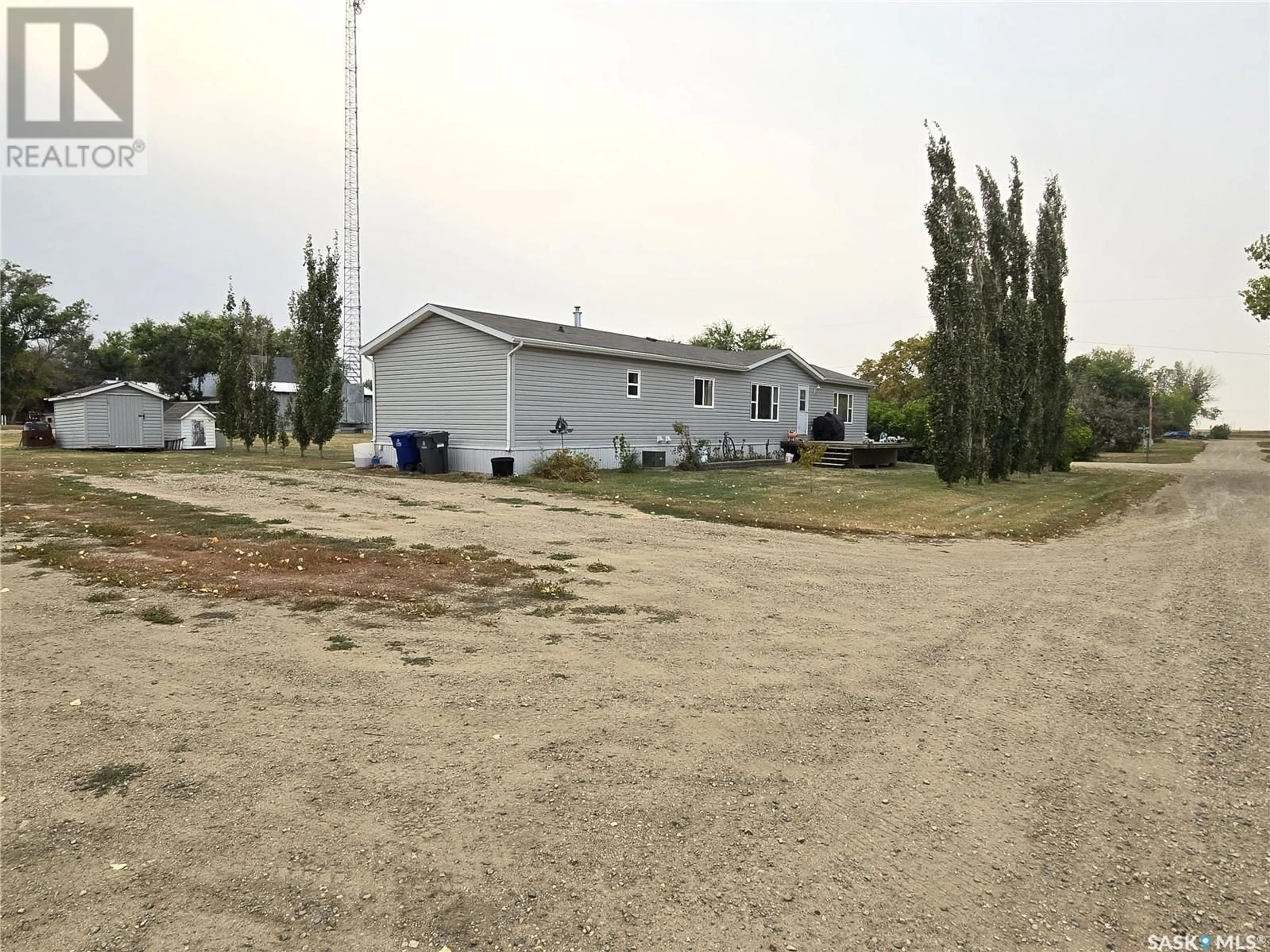 A pic from exterior of the house or condo, the street view for 112 2nd AVENUE, Macrorie Saskatchewan S0L2E0