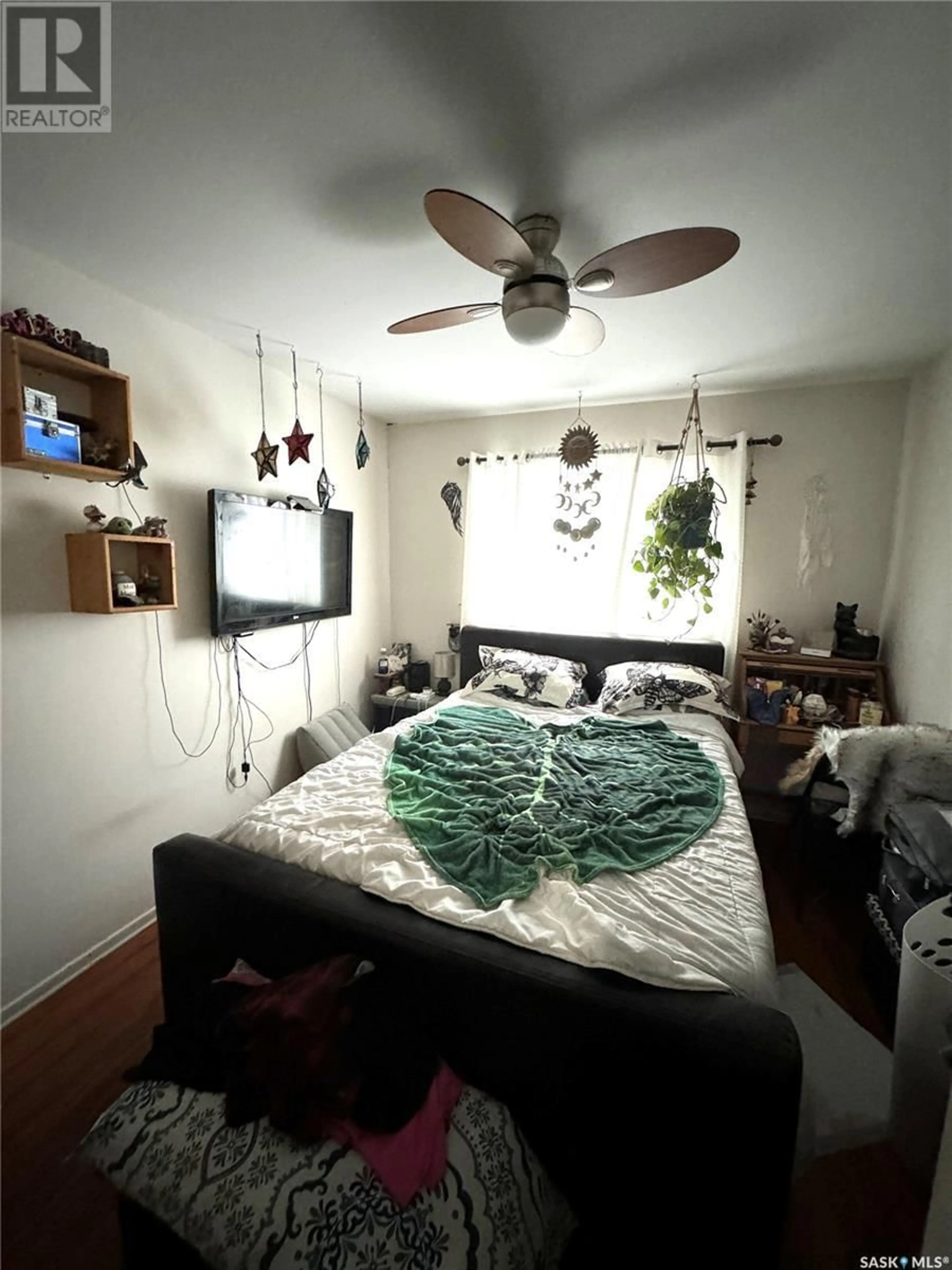 A pic of a room, not visible floor for 470-472 Froom CRESCENT, Regina Saskatchewan S4N1T6