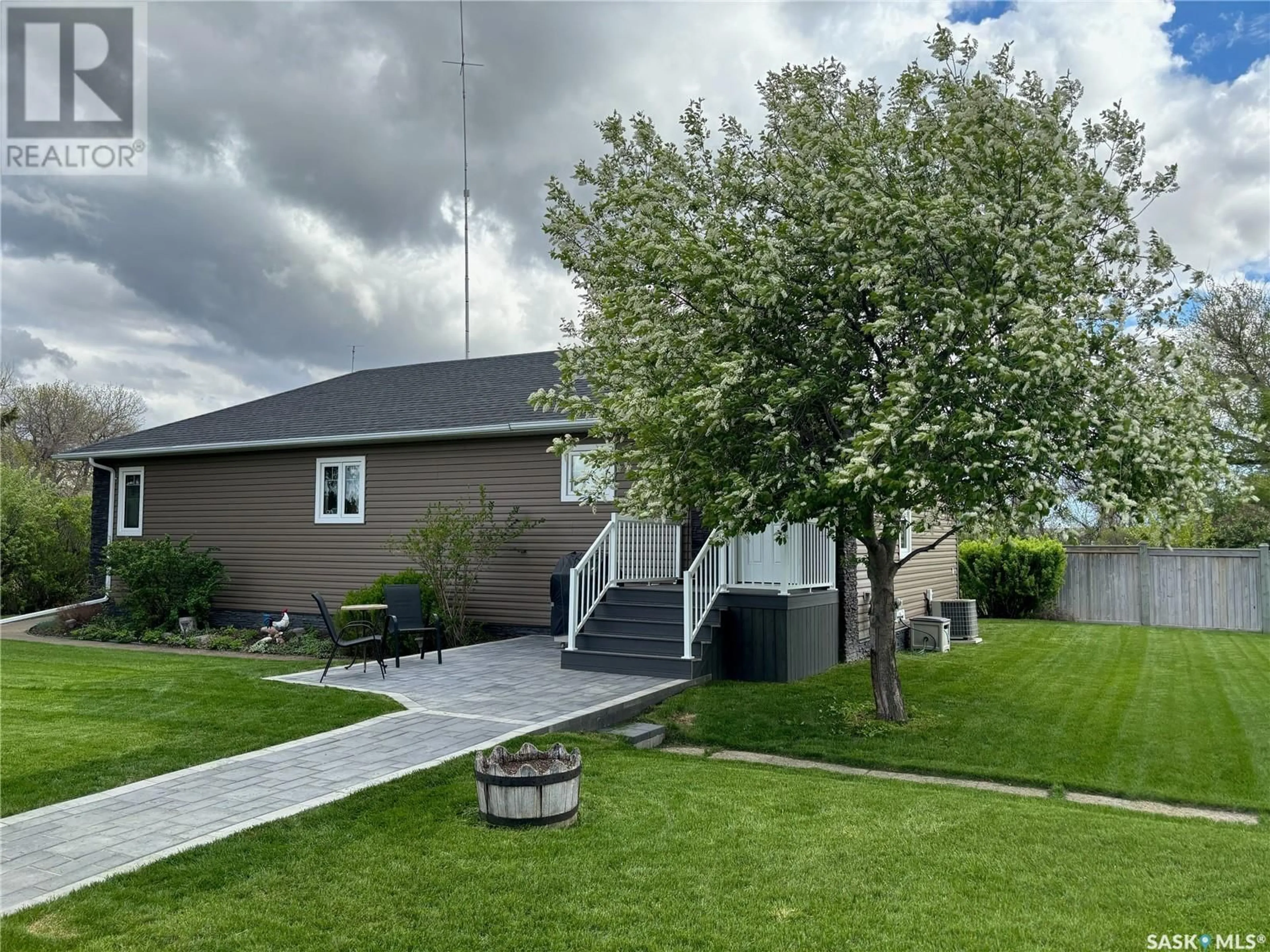 Frontside or backside of a home for 115 Herbert STREET, Hazenmore Saskatchewan S0N1C0