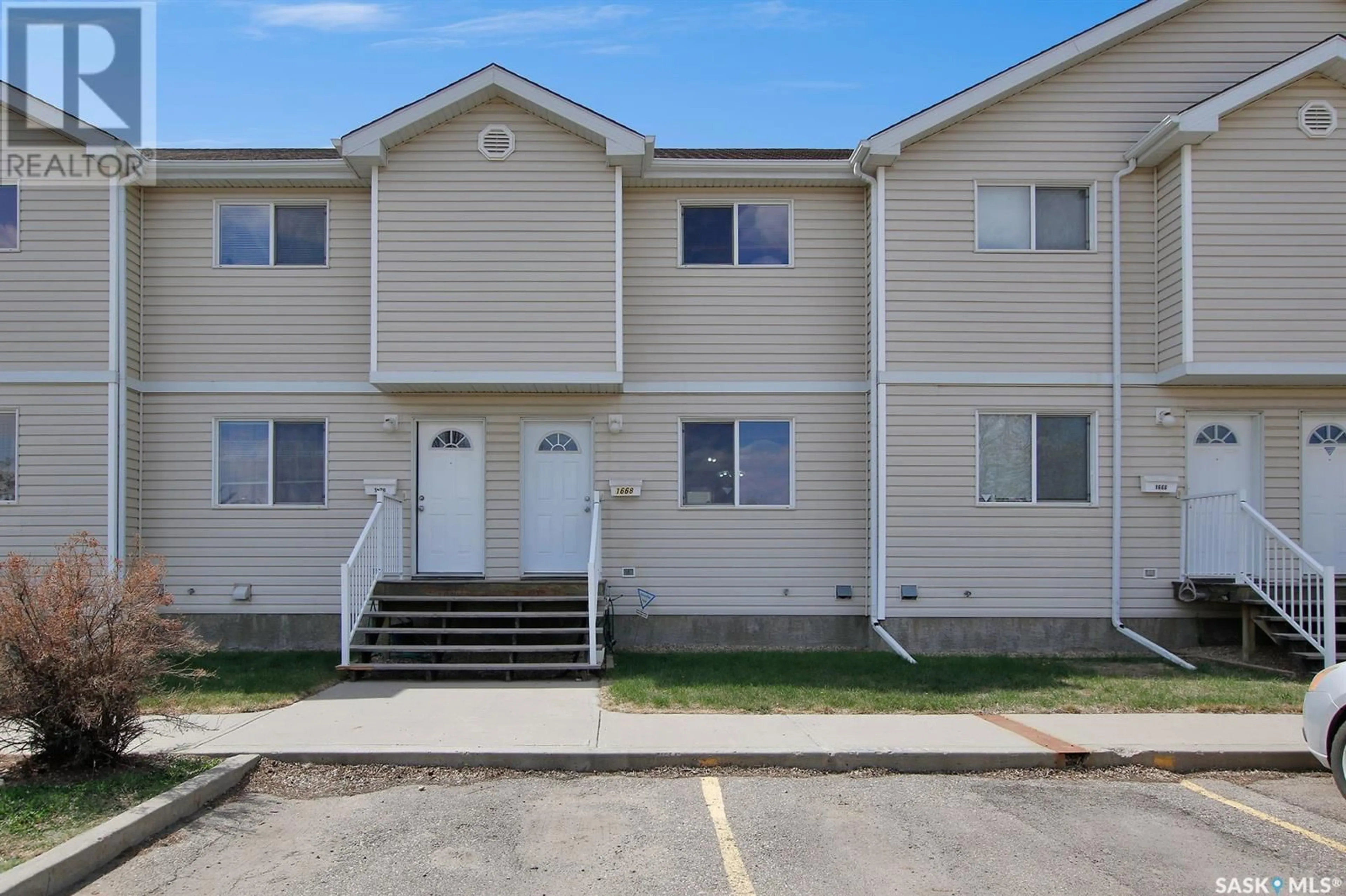 A pic from exterior of the house or condo, the front or back of building for 1668 ALEXANDRA STREET, Regina Saskatchewan S4T4P1