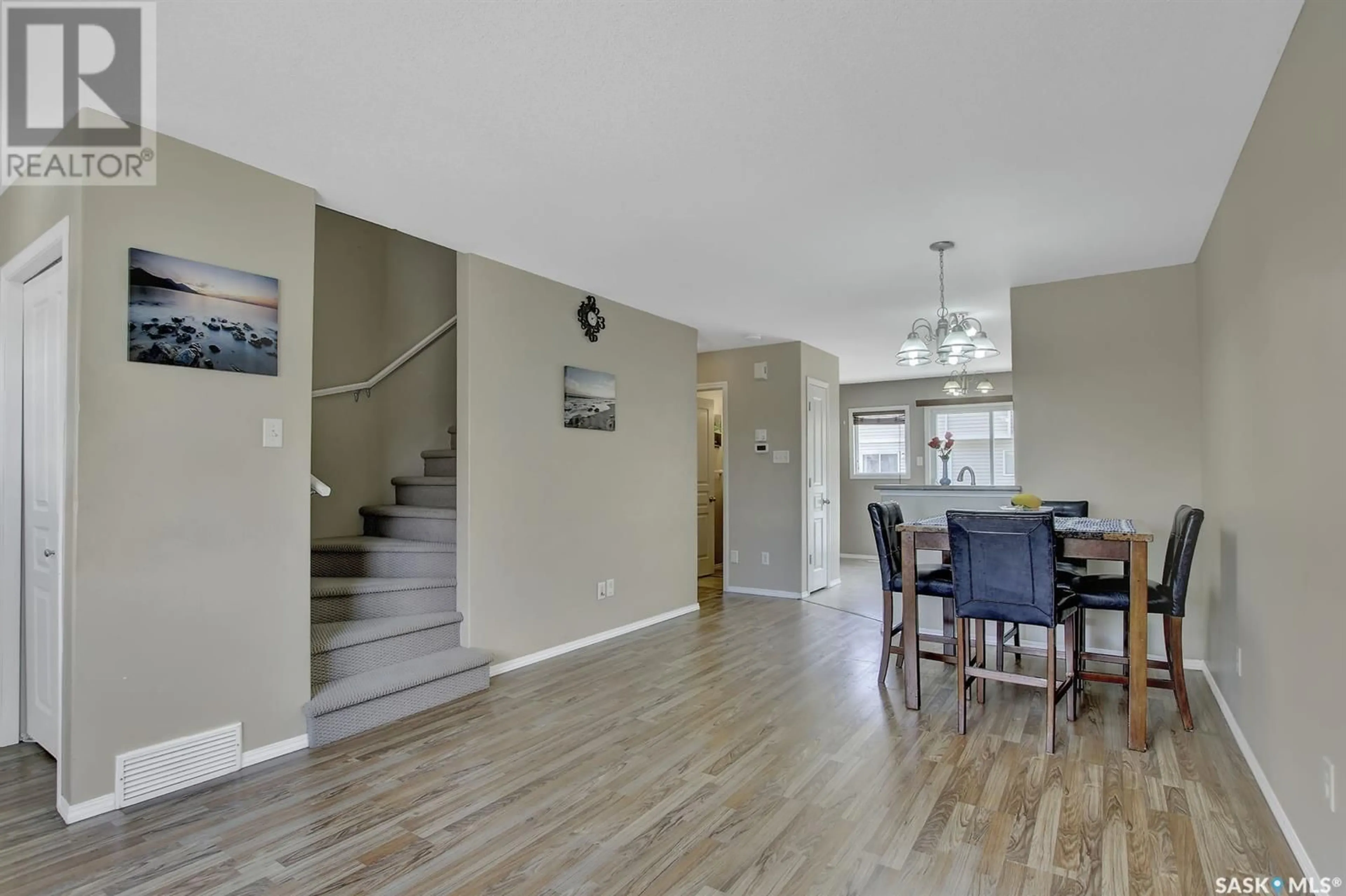 Indoor foyer, wood floors for 1668 ALEXANDRA STREET, Regina Saskatchewan S4T4P1